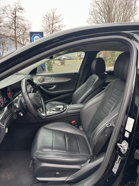 Mercedes-Benz E 400 E 400 4Matic AMG Line — photo 10