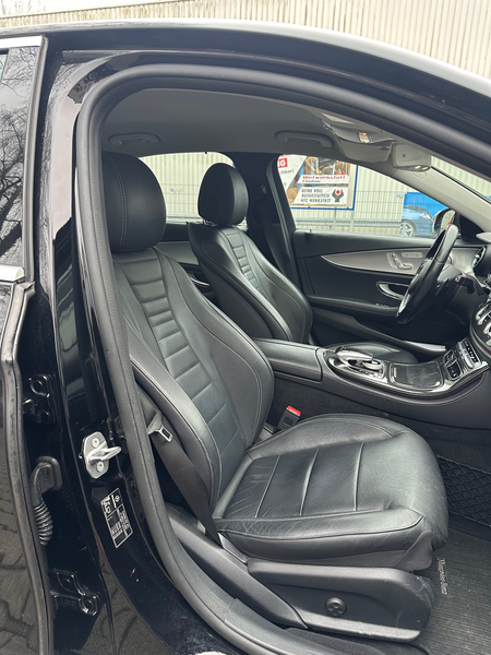 Mercedes-Benz E 400 E 400 4Matic AMG Line — photo 11