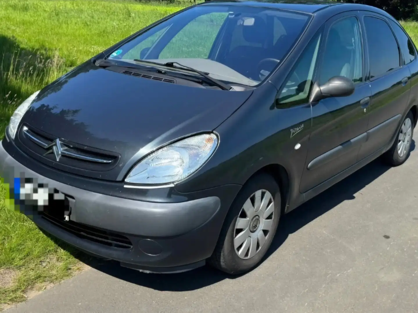Citroen Xsara Picasso Xsara Picasso 1.8i SX Чёрный - 1