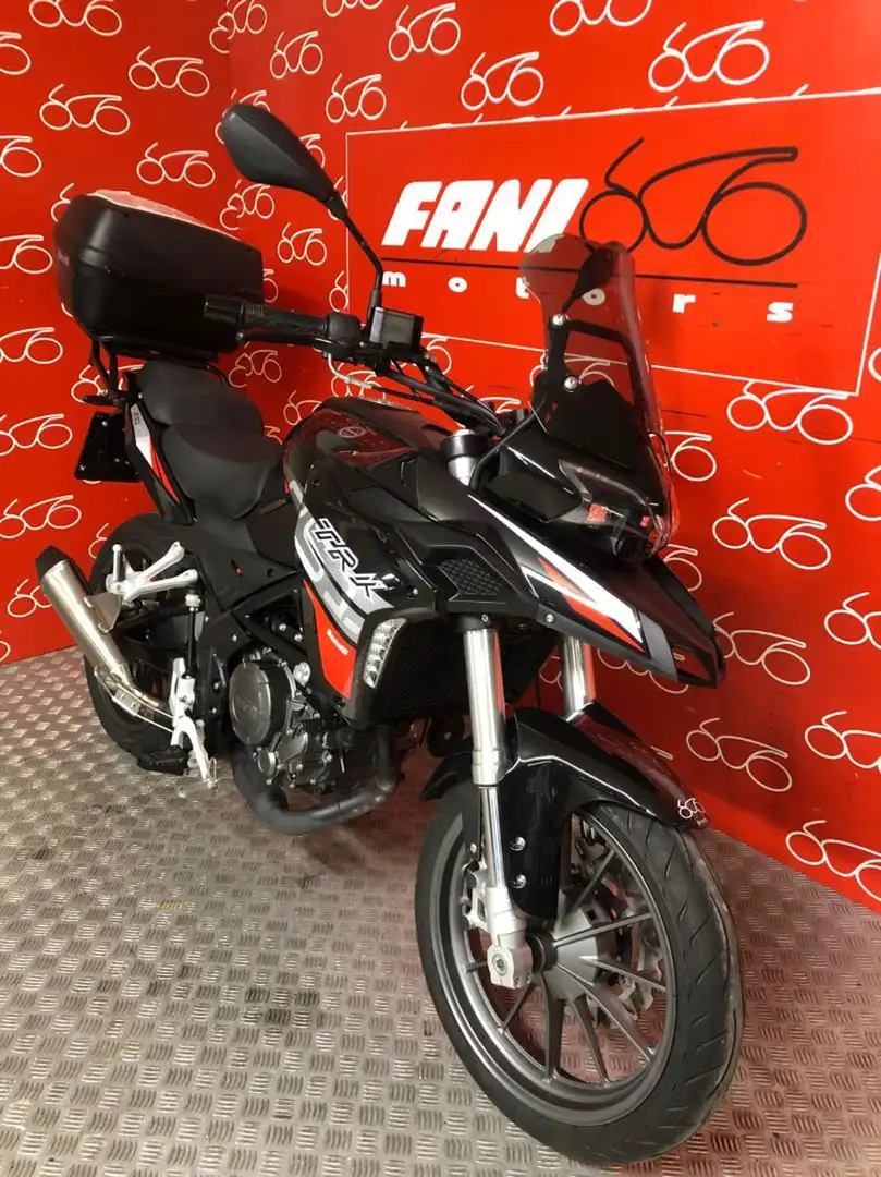 Benelli TRK 251 . Nero - 2
