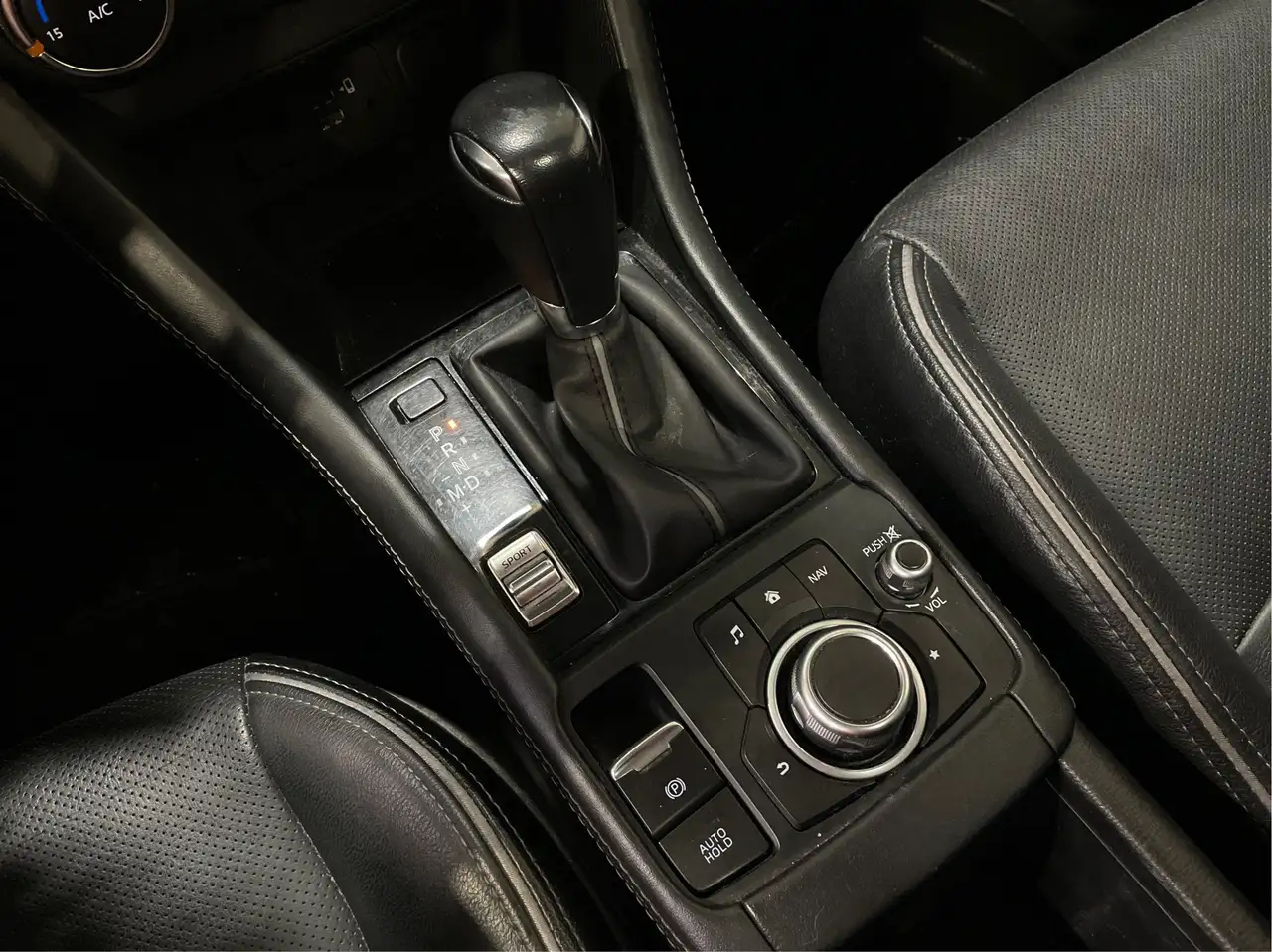 Mazda CX-3 снимка Mazda CX-3