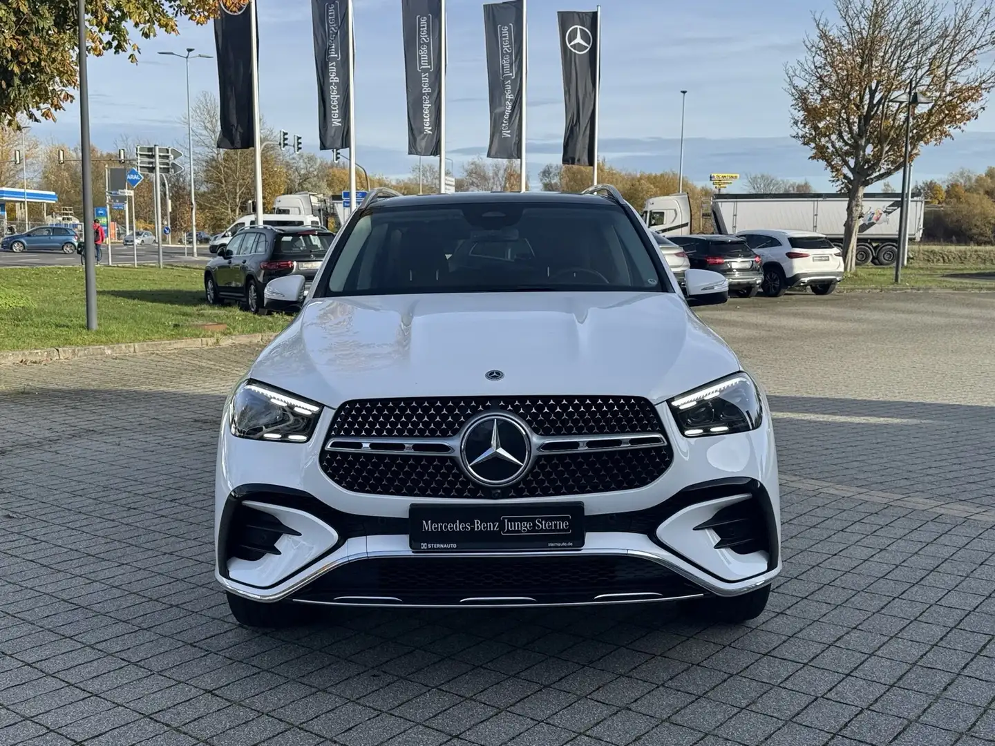 Mercedes-Benz GLE 450 GLE 450 d 4M AMG Fahrassi+ Airmatic StHz Pano AHK Weiß - 2