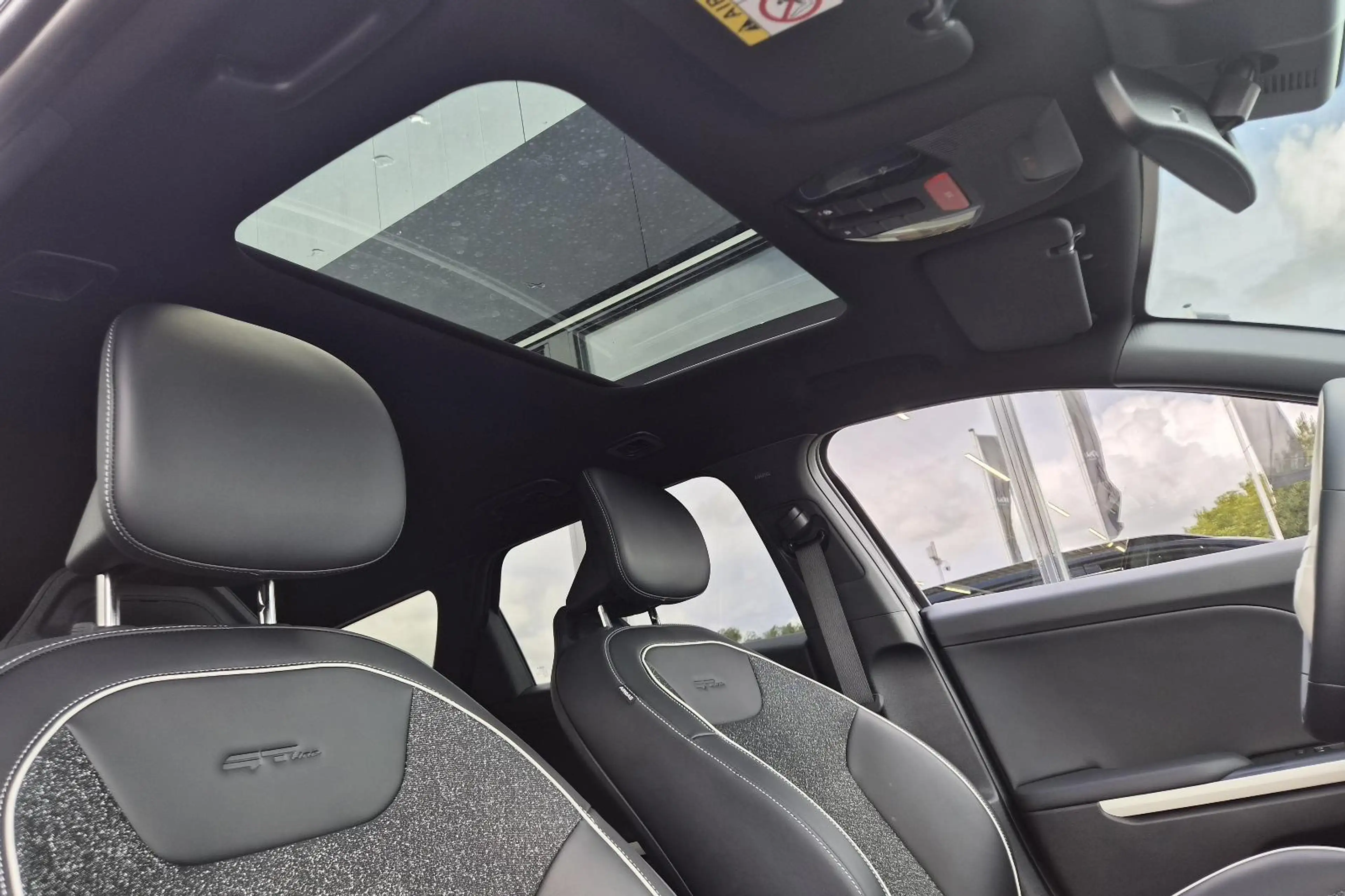 Kia K4 Sportswagon 1.0 Turbo MHEV GT-Line Launch Edition — photo 12
