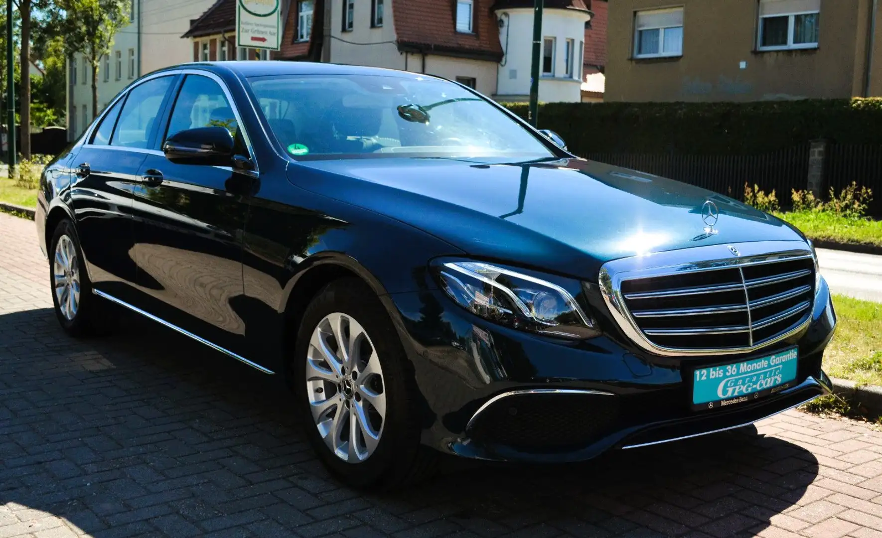 Mercedes-Benz E 200 E-Klasse Lim. E 200d 9-G,Aut,LED,Navi Grün - 1