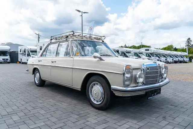 Mercedes-Benz 200 W115 200 /8 *Originallack*