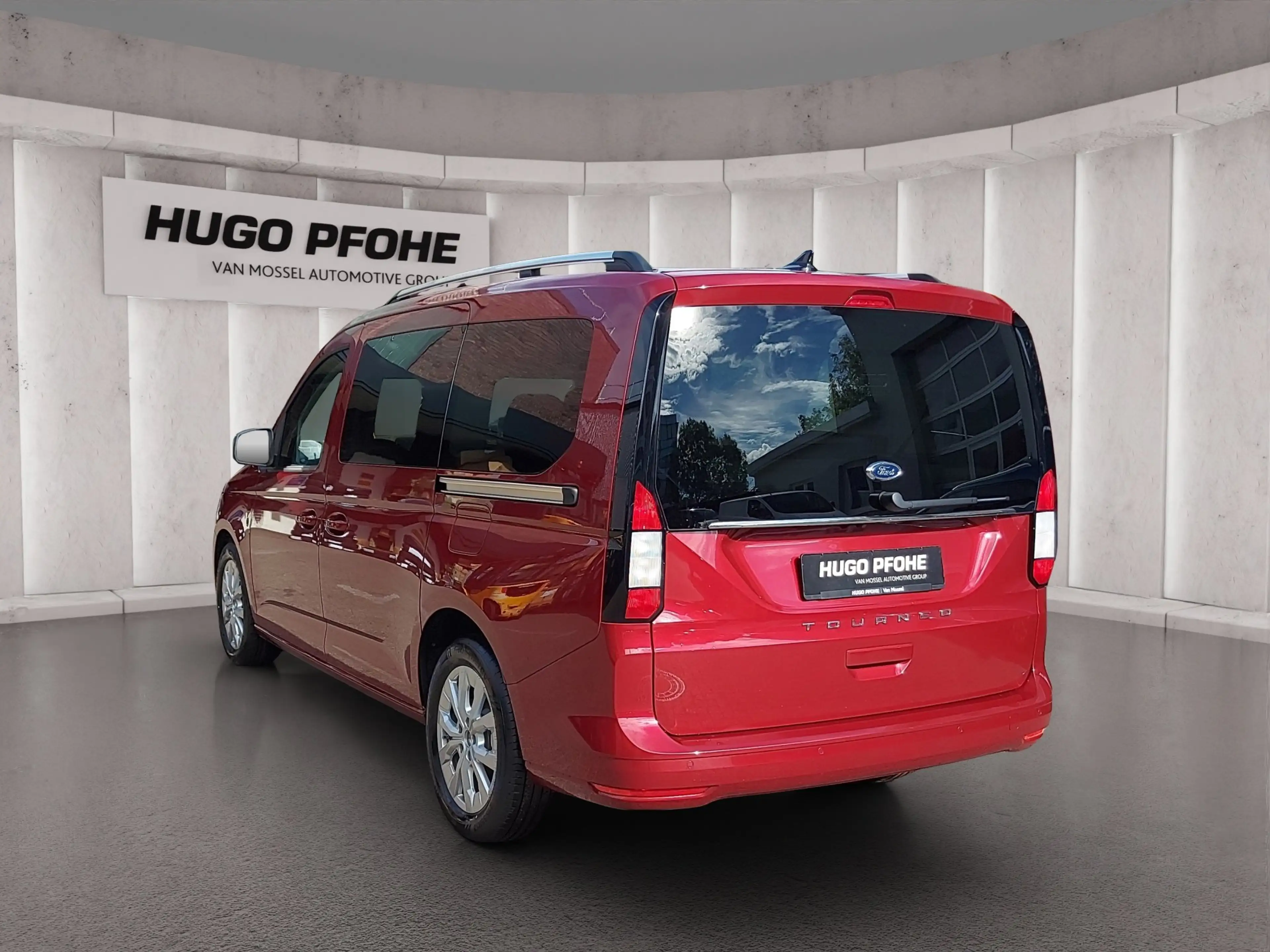 Ford Grand Tourneo Connect L2 Titanium 2.0 EcoBlue 90kW Automatik Hot — photo 3