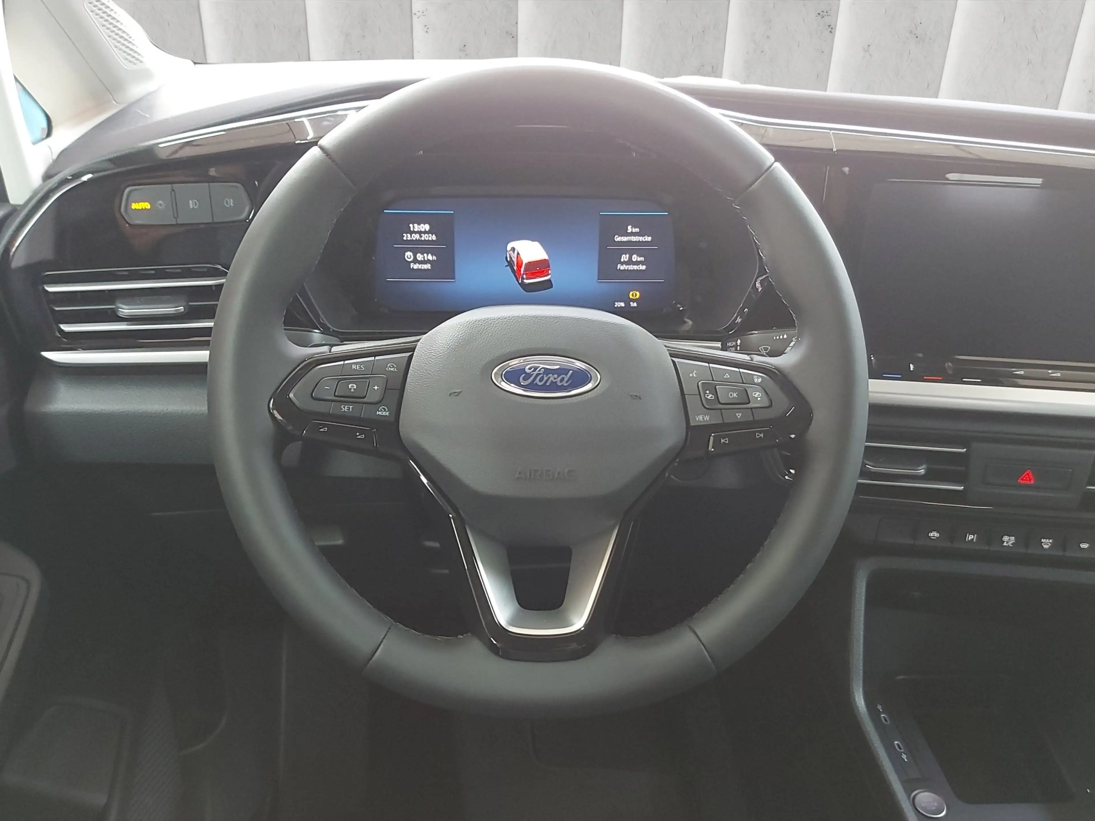 Ford Grand Tourneo Connect L2 Titanium 2.0 EcoBlue 90kW Automatik Hot — photo 13