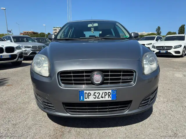 Fiat Croma view 2
