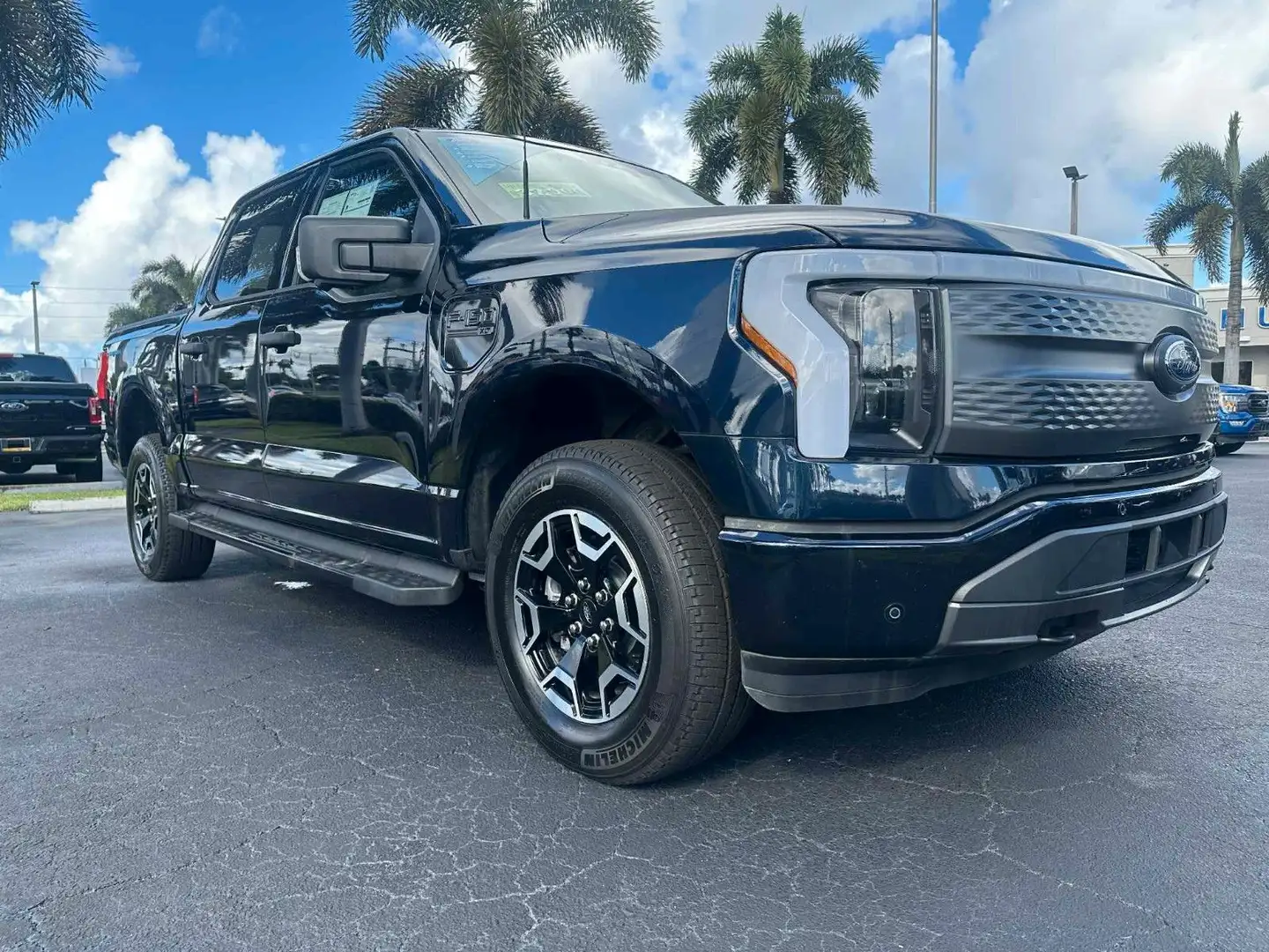Ford F 150 Lightning SXT AWD  Elektro 2023 dunkelblau Bleu - 1