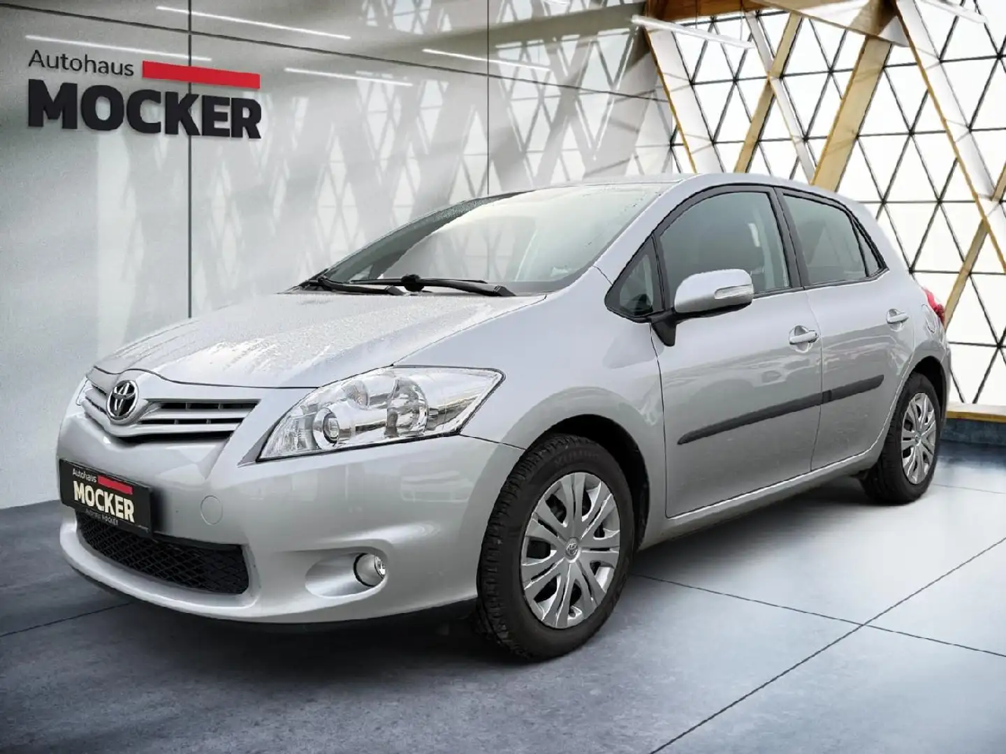 Toyota Auris Life Grau - 2