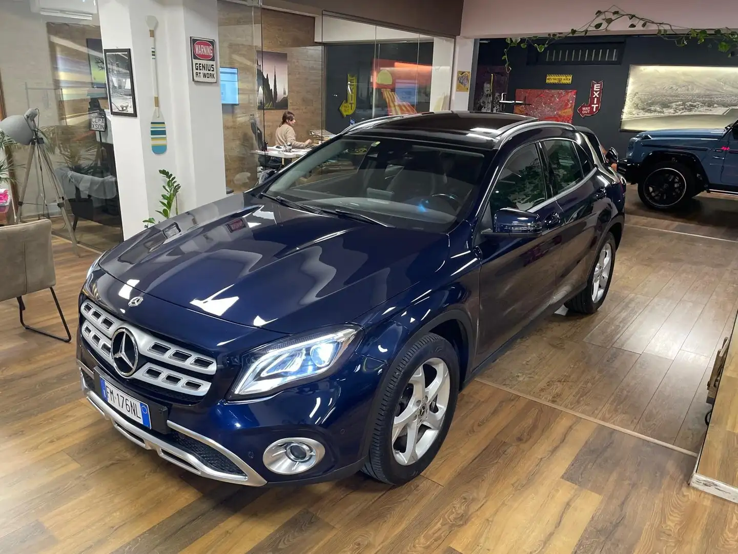 Mercedes-Benz GLA 180 GLA 180 d Premium auto Bleu - 1
