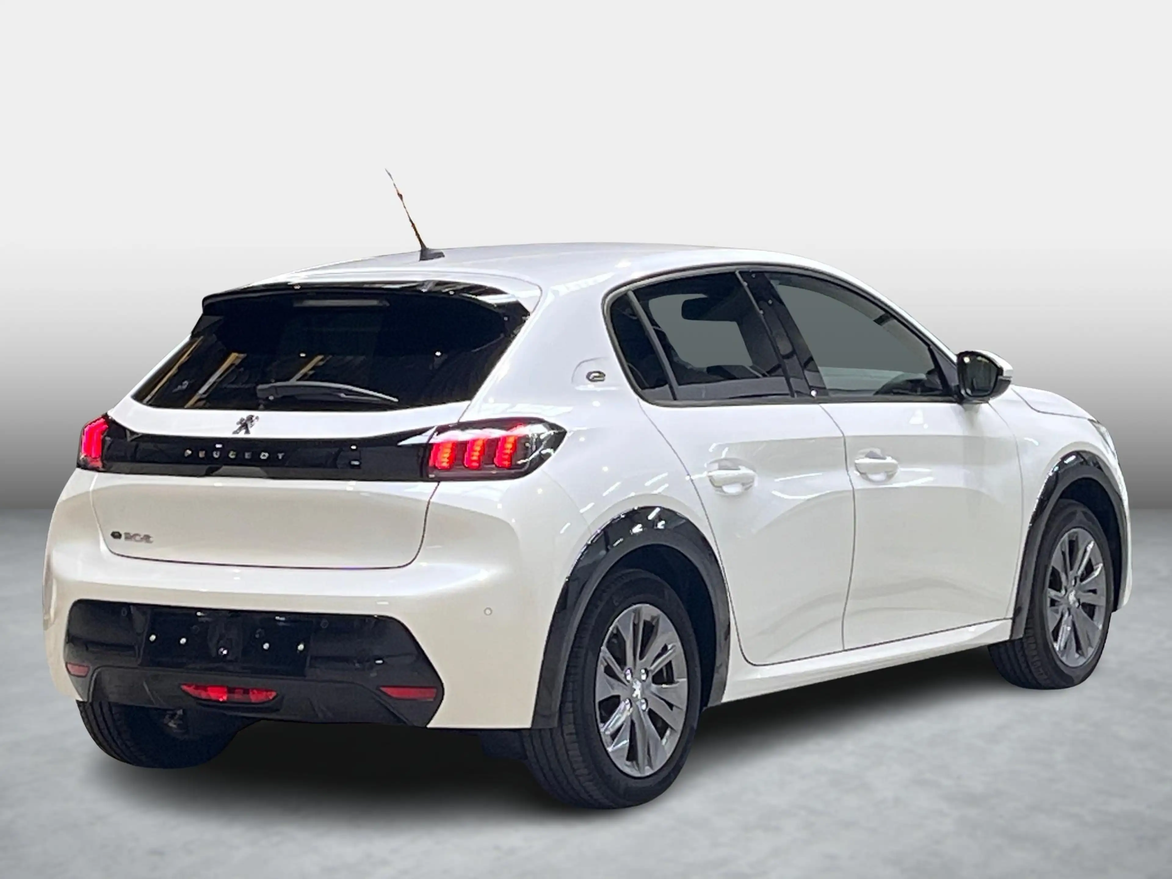 Peugeot e-208 e-208 Active — photo 4