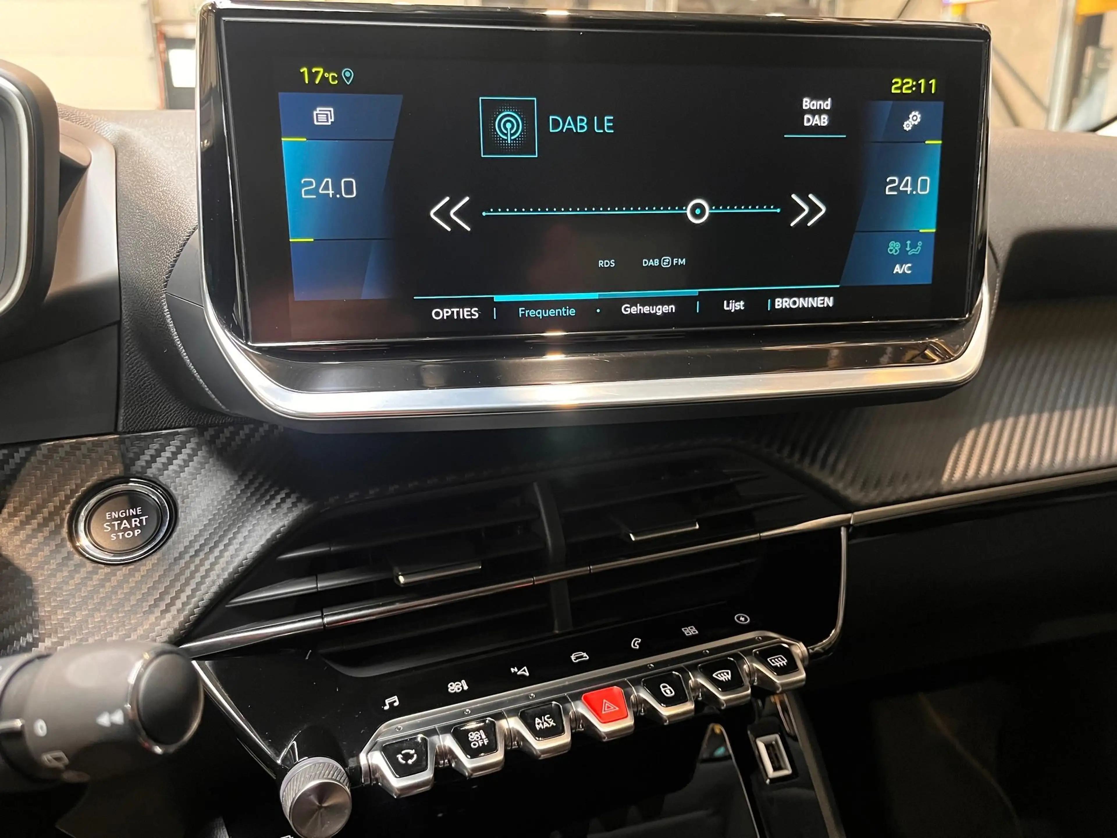 Peugeot e-208 e-208 Active — photo 8
