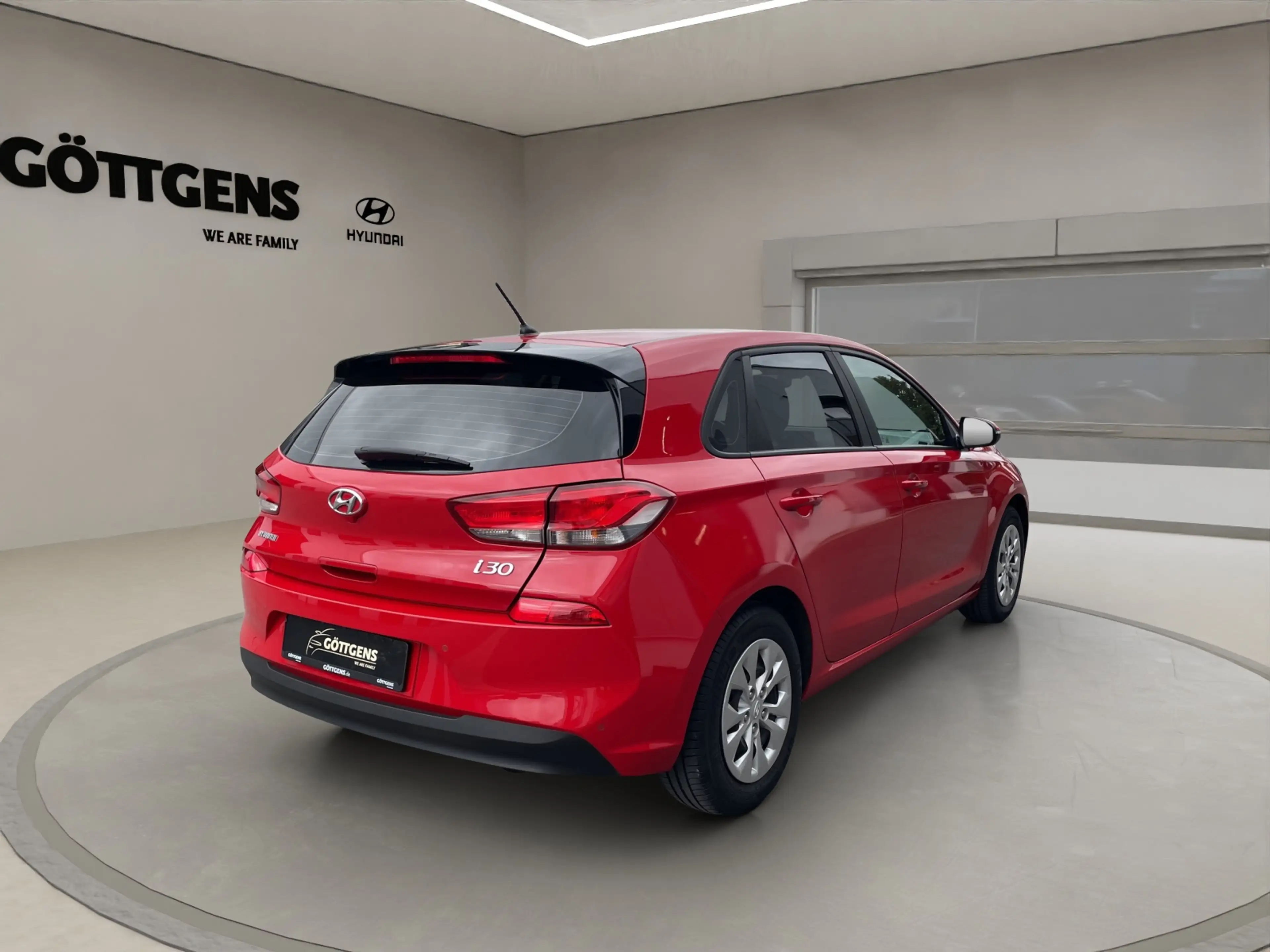 Hyundai i30 1.4 Select SITZH BT KLIMA RADIO — photo 4