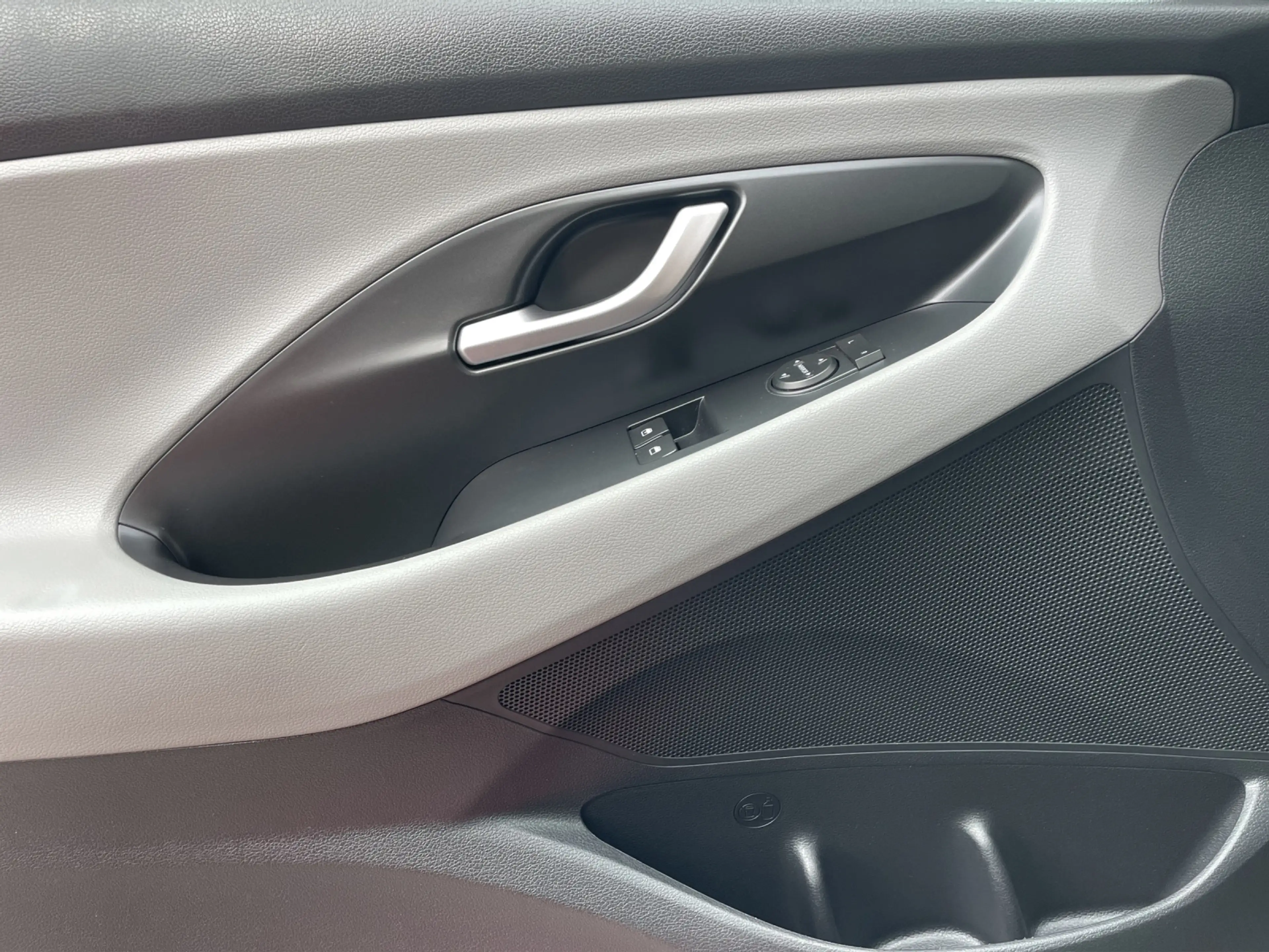 Hyundai i30 1.4 Select SITZH BT KLIMA RADIO — photo 11