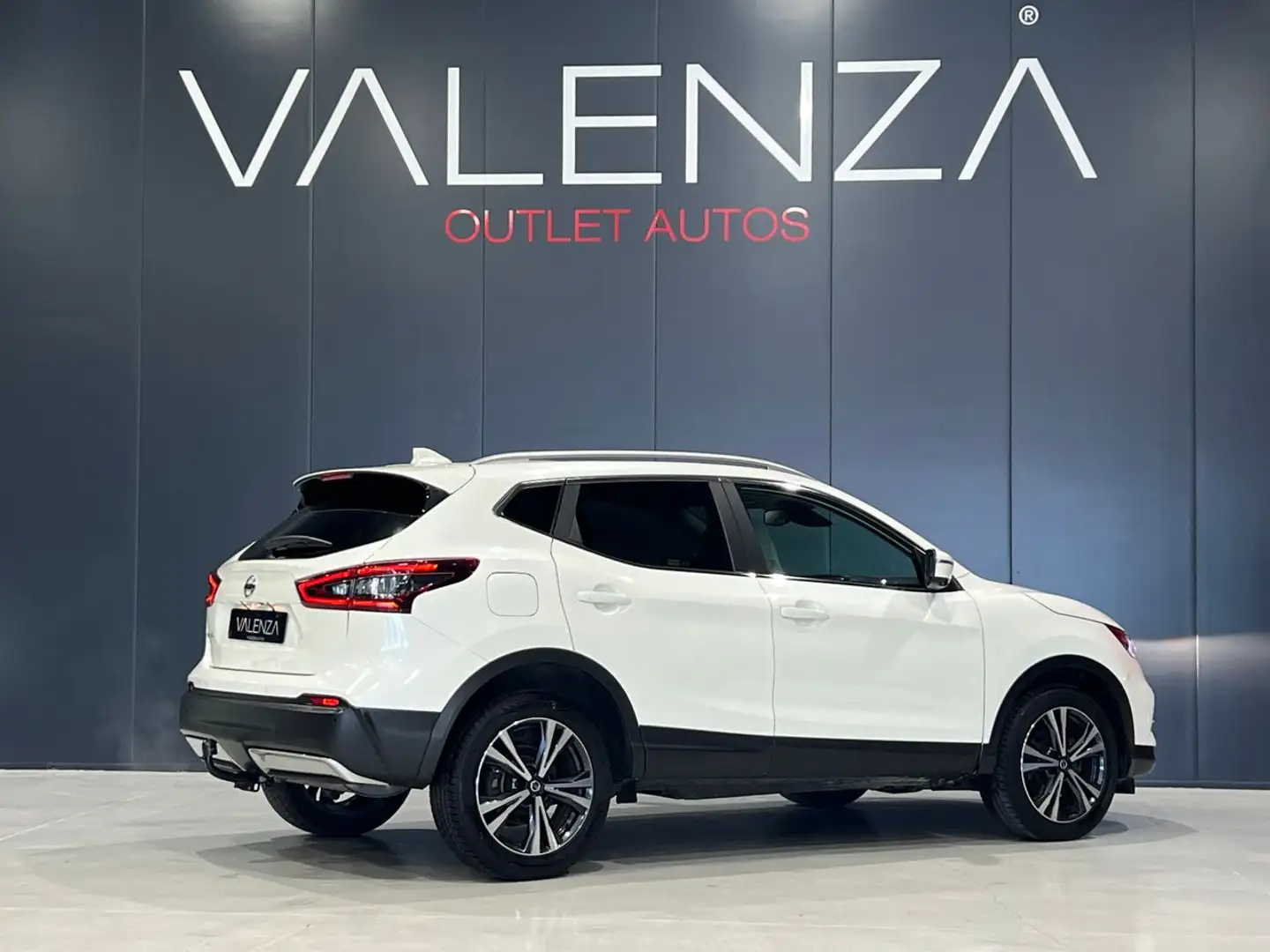 Nissan Qashqai 1.3 DIG-T Design Edition Weiß - 2