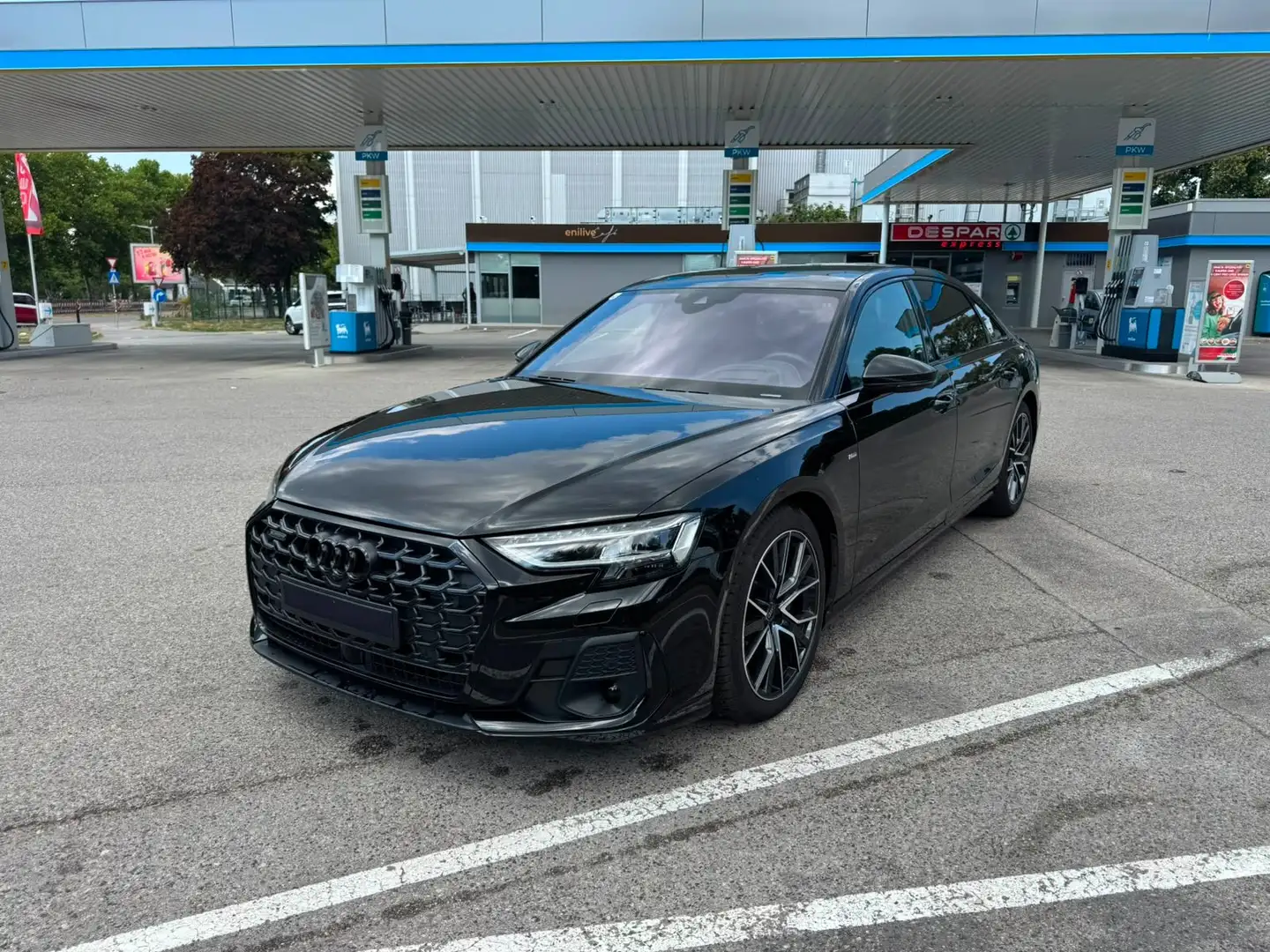 Audi A8 50 TDI L quattro Schwarz - 1