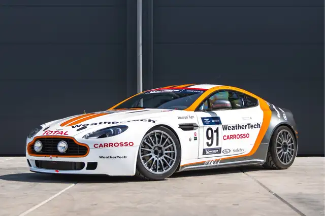 Aston Martin Vantage V8 GT4 - Jota Sport