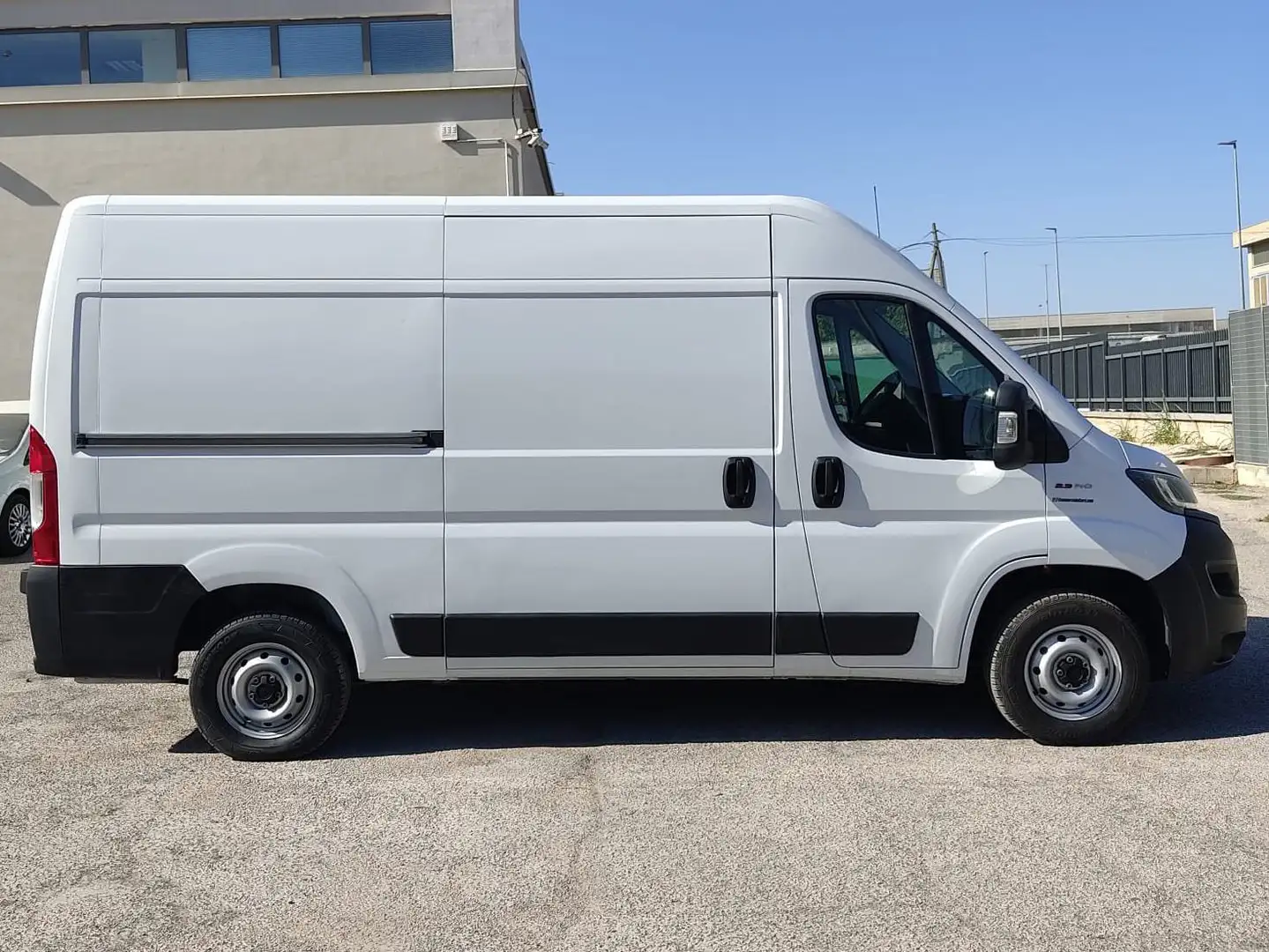 Fiat Ducato 33 MH2 2.3MJ FURGONE PASSO MEDIO T.ALTO 3 PTI-2021 Beyaz - 2