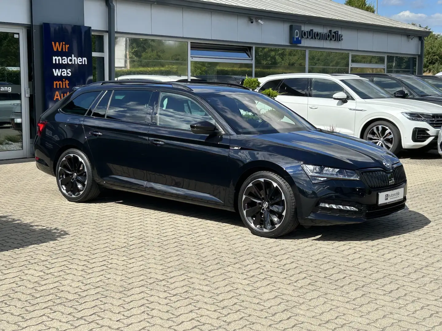 Skoda Superb Combi 2.0 TDI DSG Sportline*DCC*VC*BEAM* Schwarz - 2