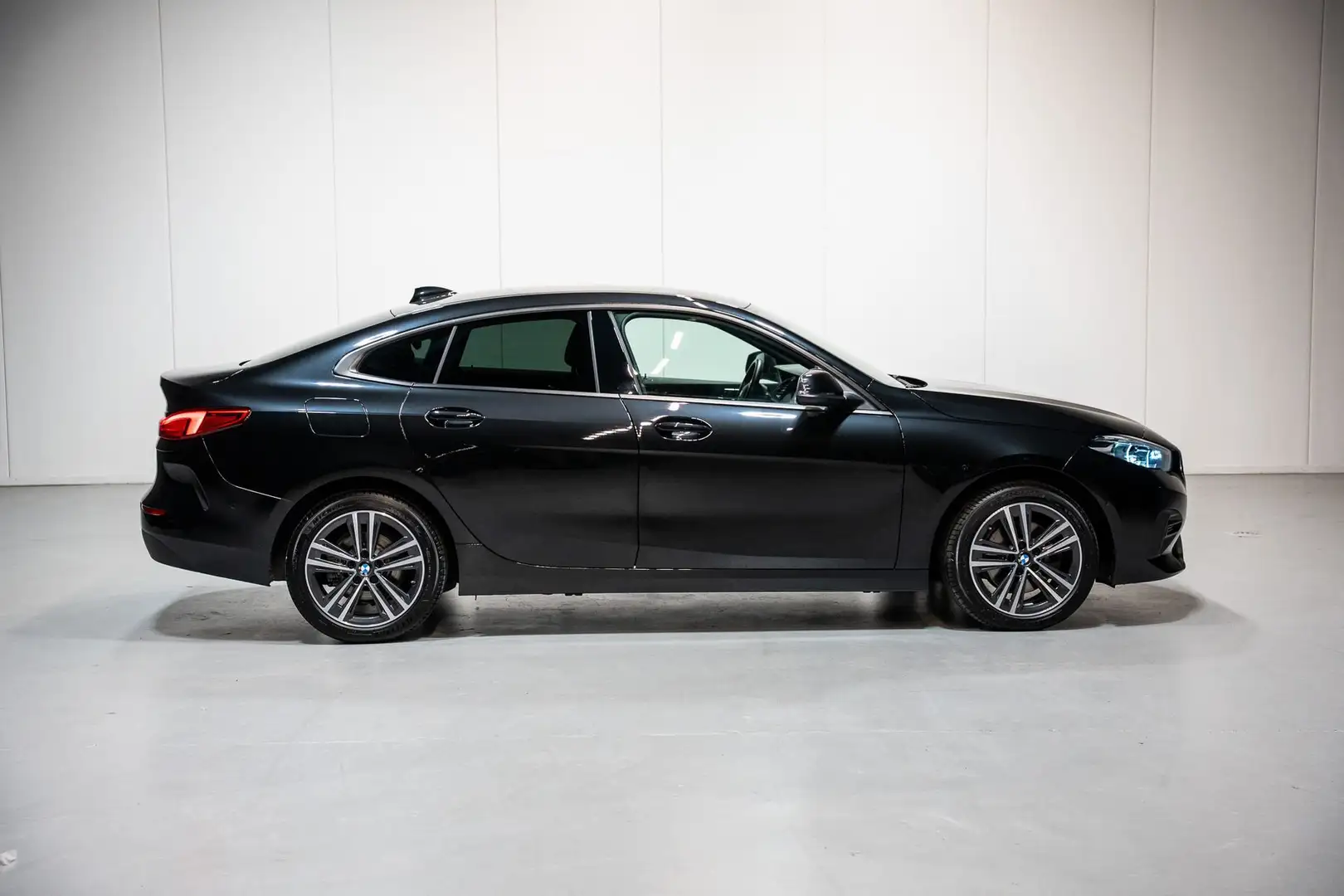 BMW 216 Gran Coupé / Navi / Leder / Automaat Zwart - 2