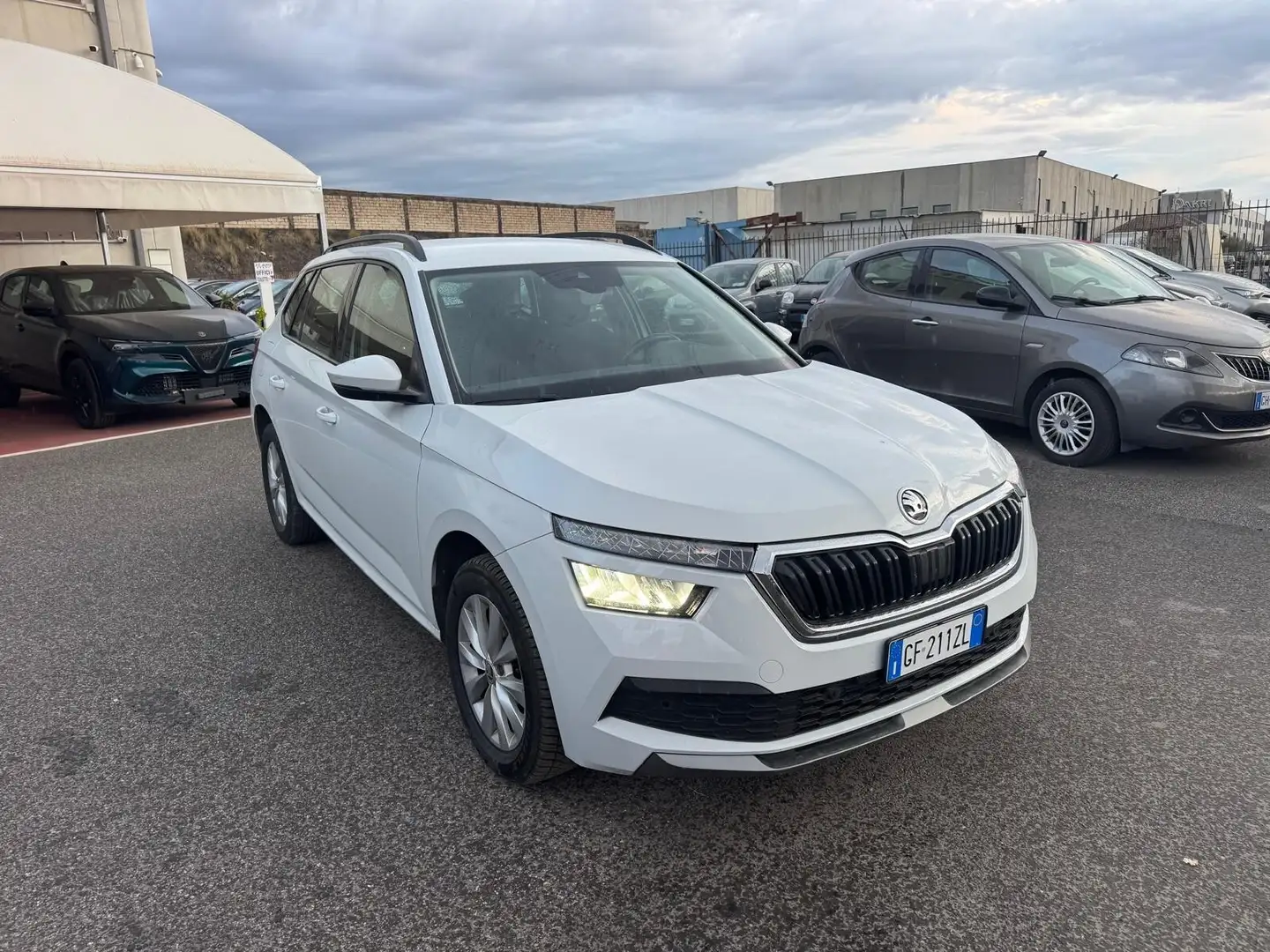 Skoda Kamiq Kamiq 1.6 TDI dark shade Bianco - 2