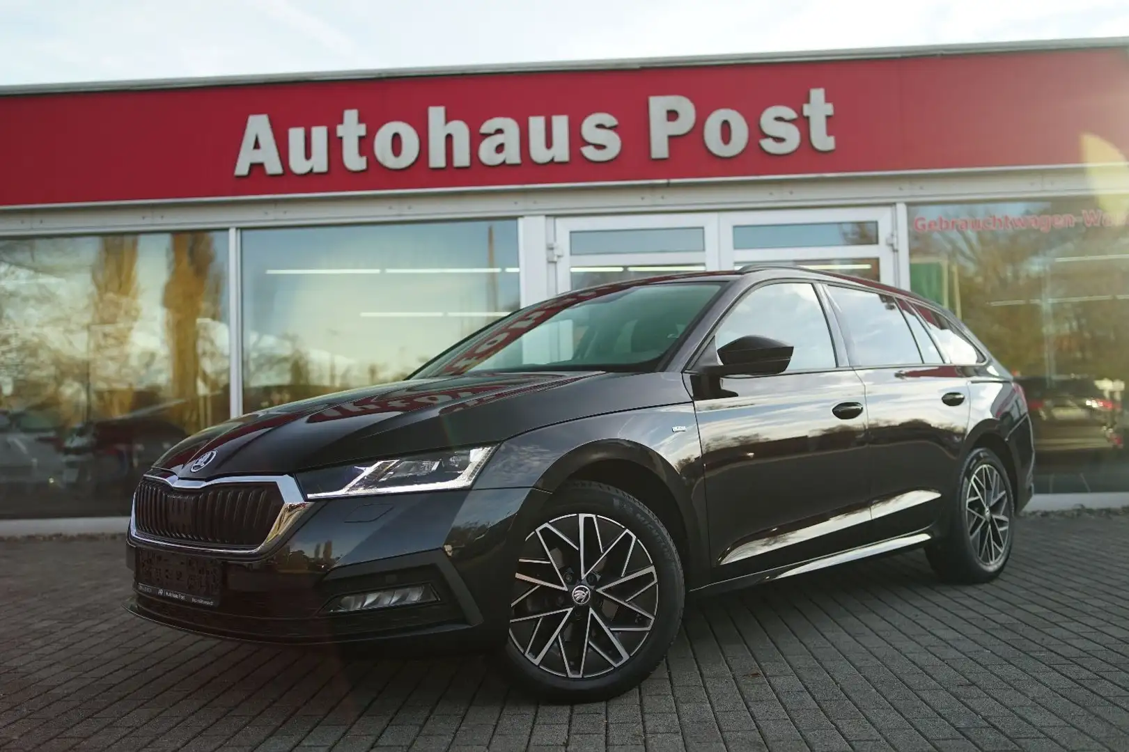 Skoda Octavia Combi Clever Keyless Navi LED Kamera Schwarz - 1