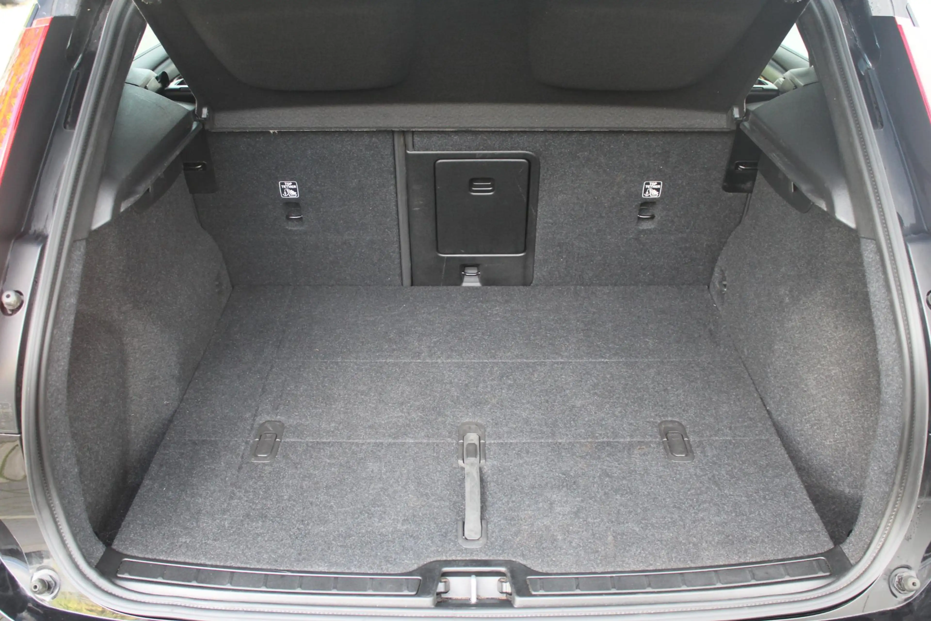 Volvo EX40 Single Motor Extended Range Plus 82 kWh | Trekhaak — photo 8