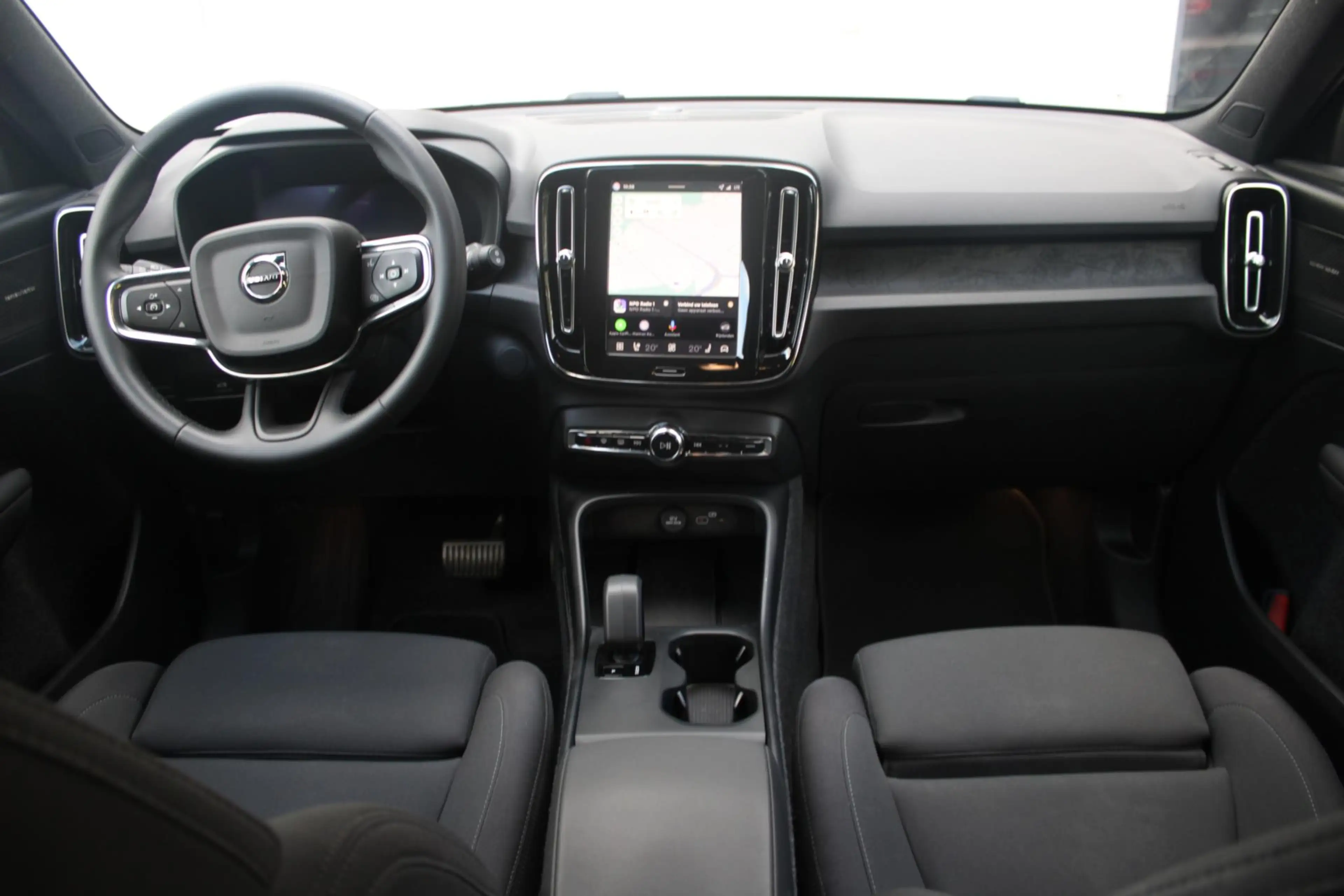 Volvo EX40 Single Motor Extended Range Plus 82 kWh | Trekhaak — photo 3