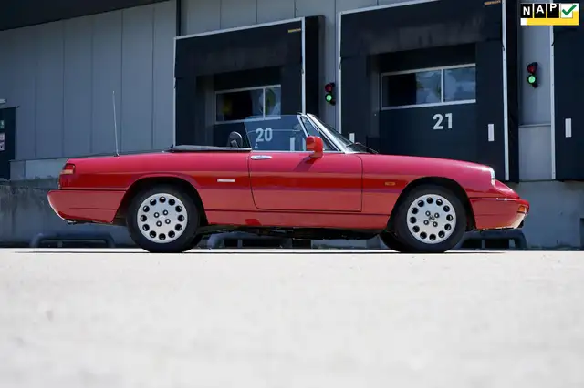 Alfa Romeo Spider 2.0
