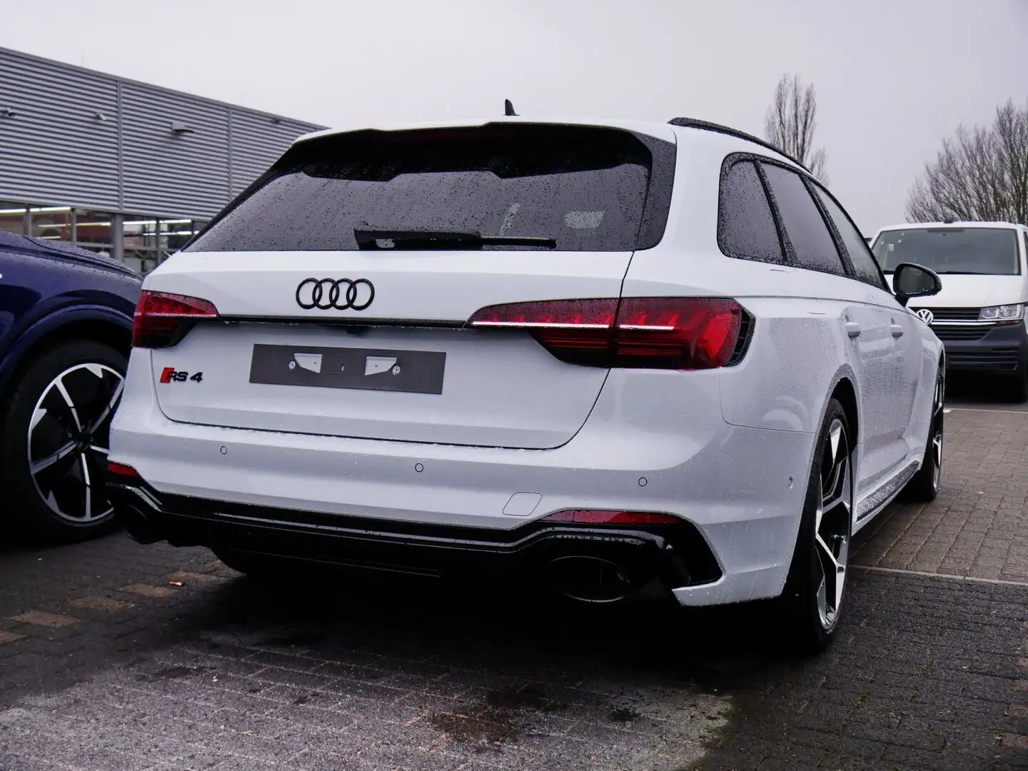 Audi RS4 331(450) kW(PS) tiptronic Wit - 2