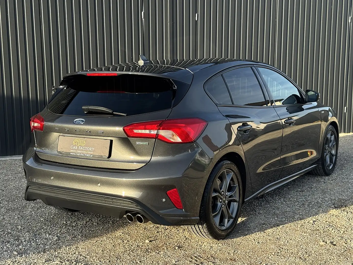Ford Focus 1,0 EcoBoost ST-Line Business Grau - 2