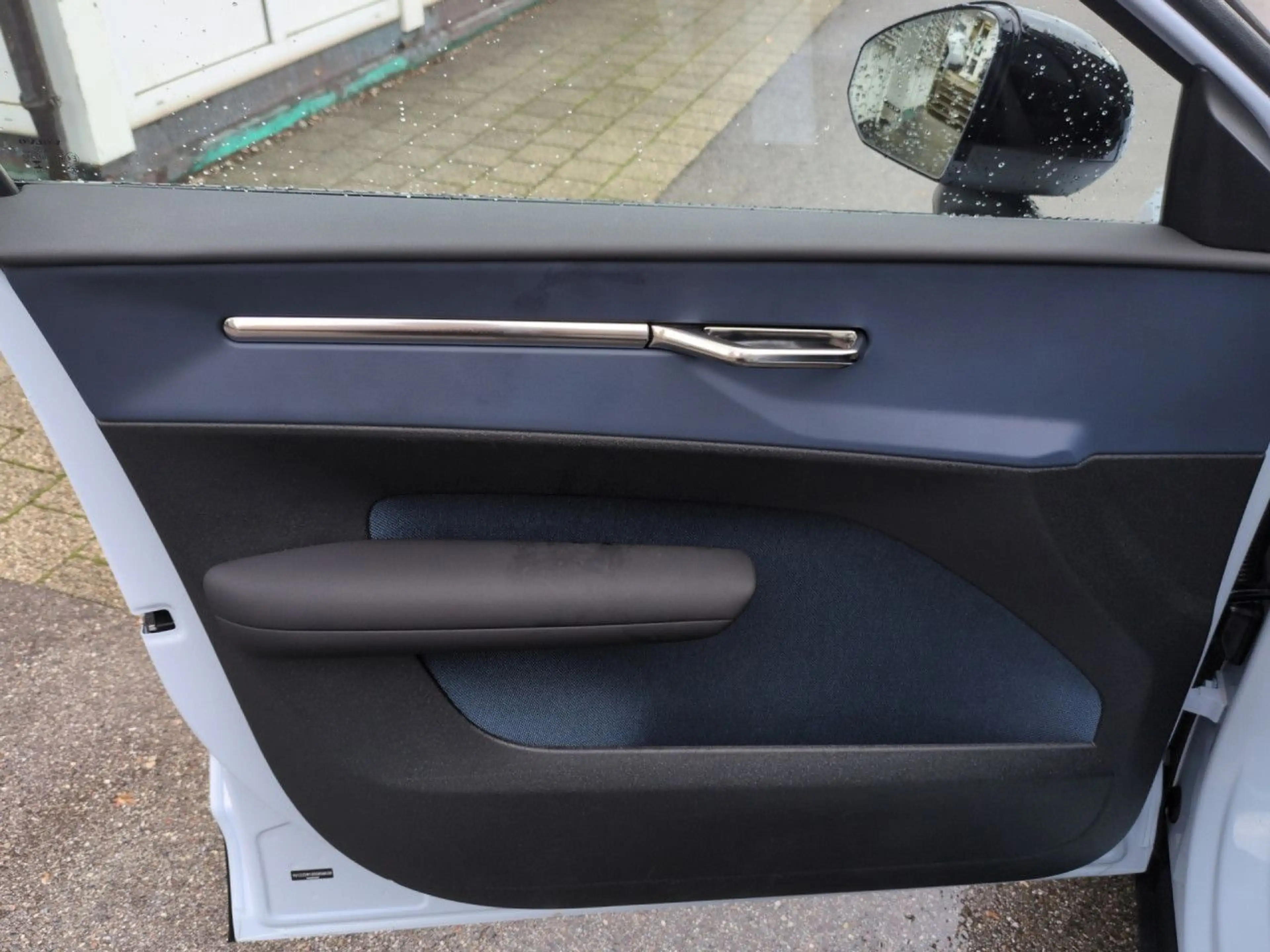 Volvo EX30 Plus Pure Electric 2WD Single Bluetooth Navi — photo 13