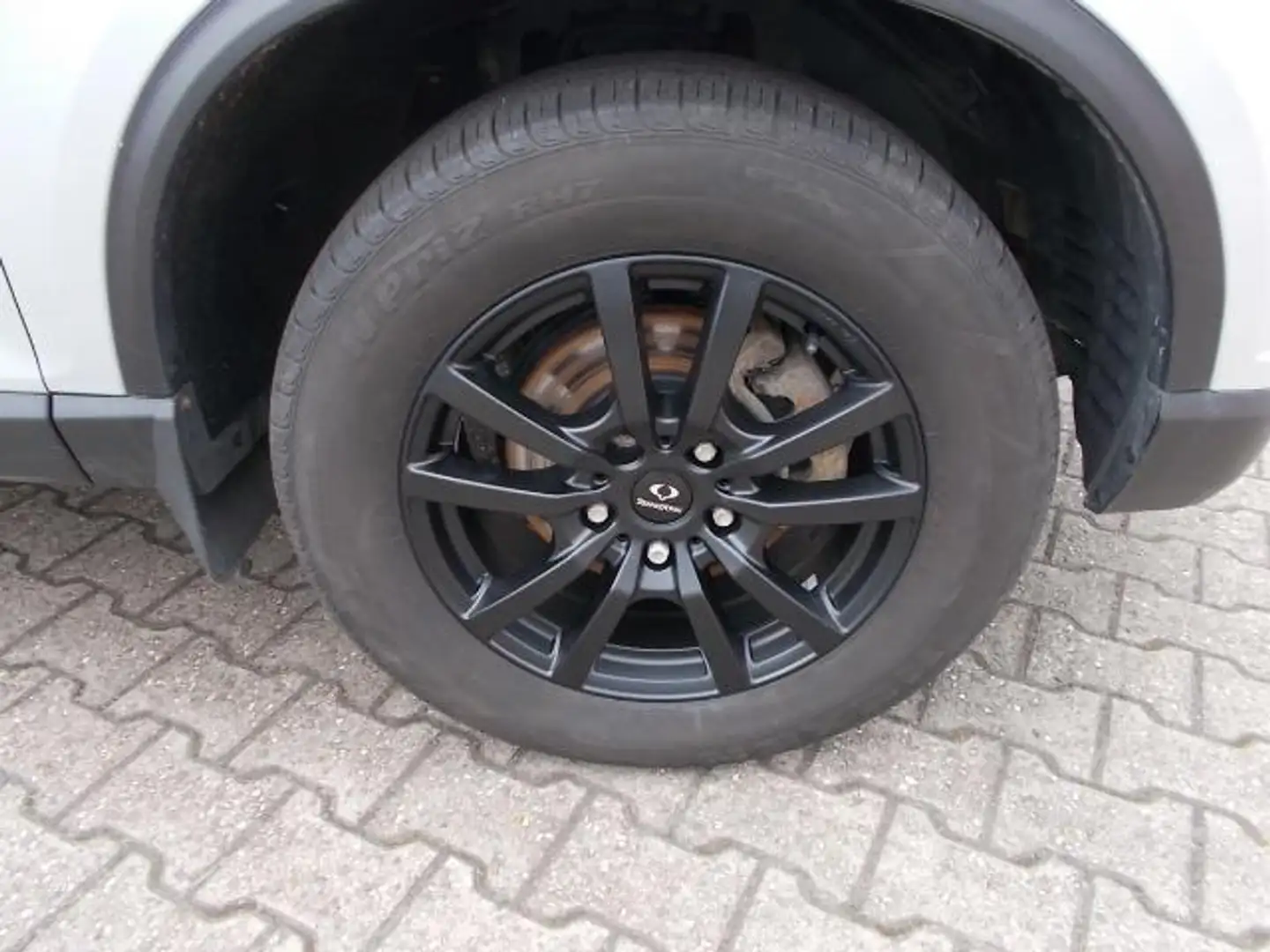SsangYong Musso Musso Grand 4WD, AHK, Klima, Alu 18", Alarm Silber - 2