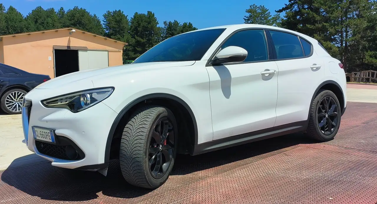 Alfa Romeo Stelvio 2022