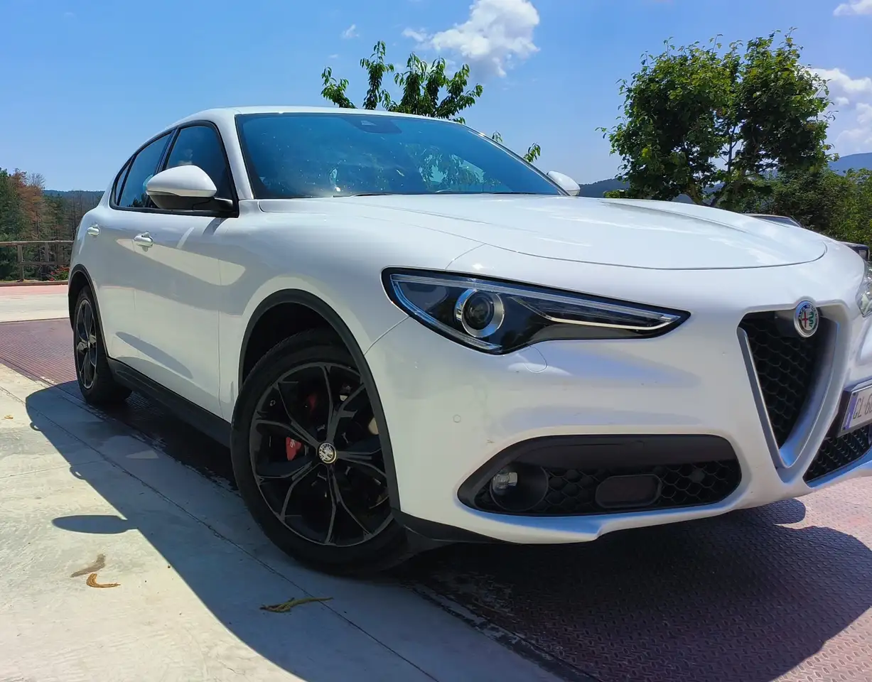 Alfa Romeo Stelvio 2022