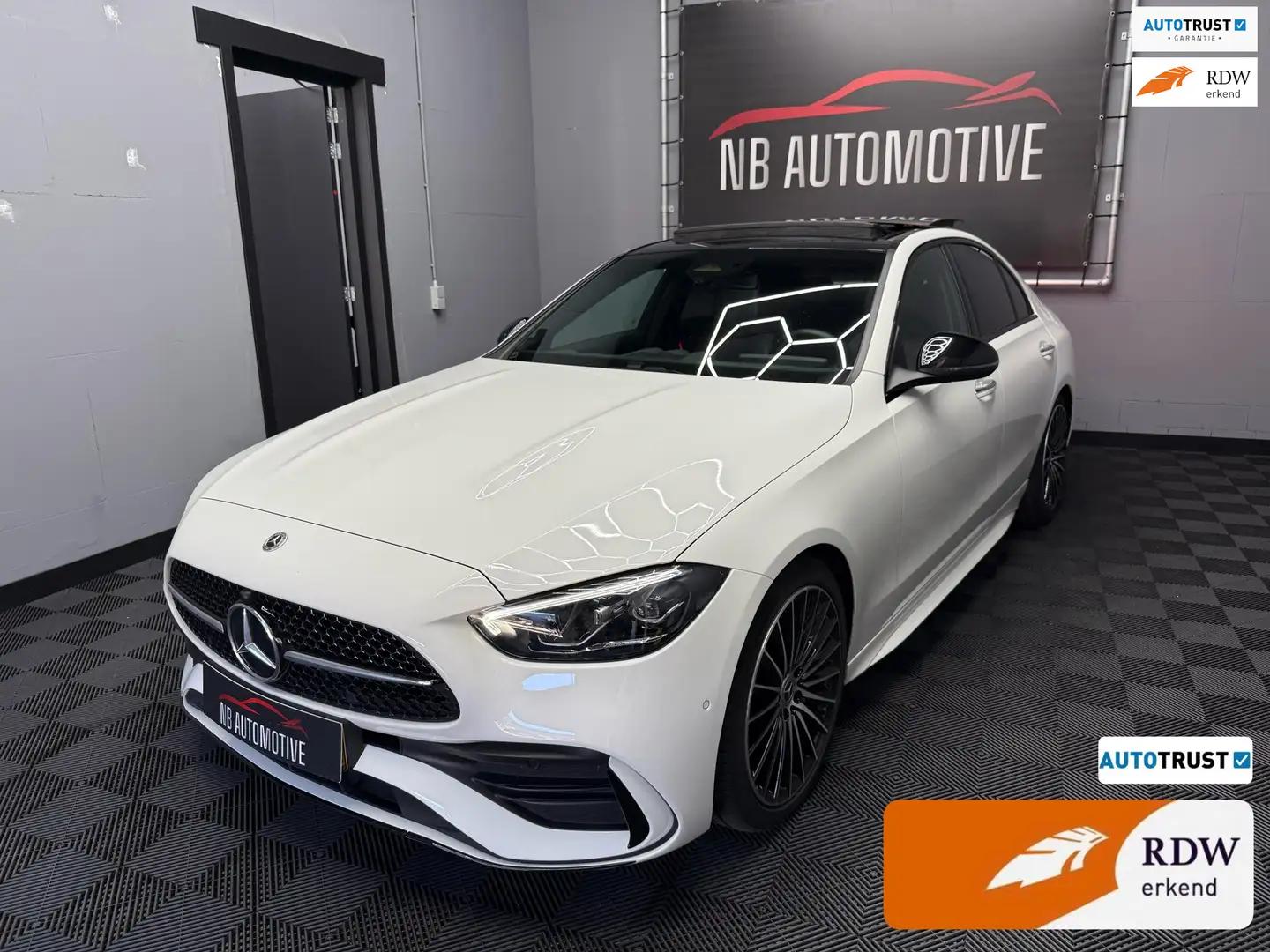 Mercedes-Benz C 300 d AMG Line 2023 Wit - 1