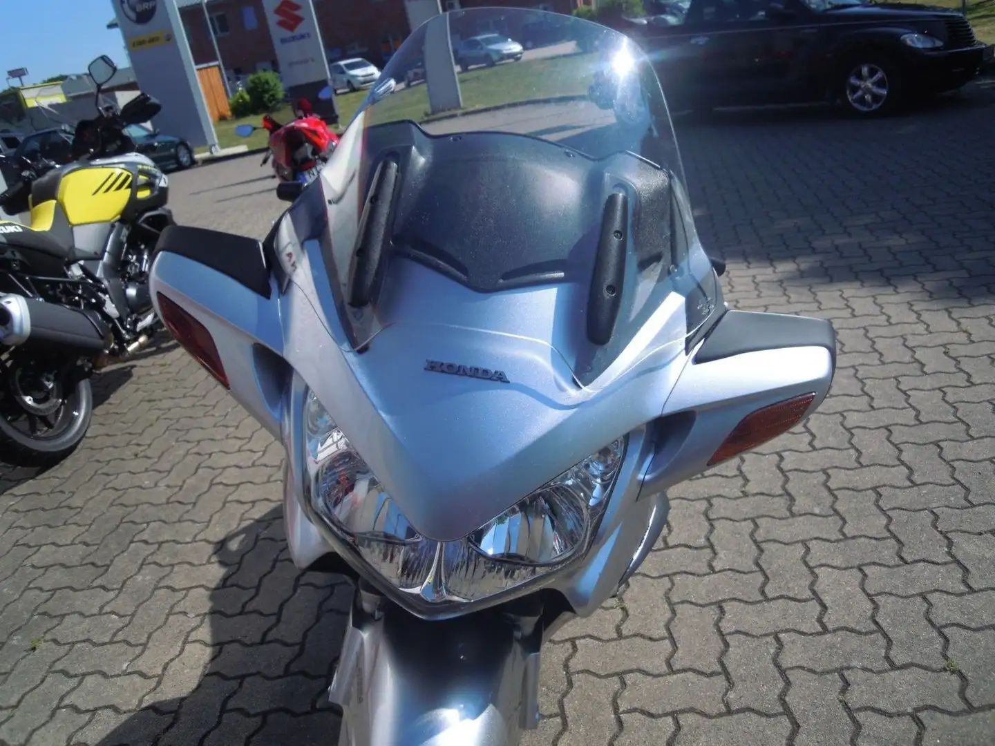 Honda ST 1300 Silver - 1
