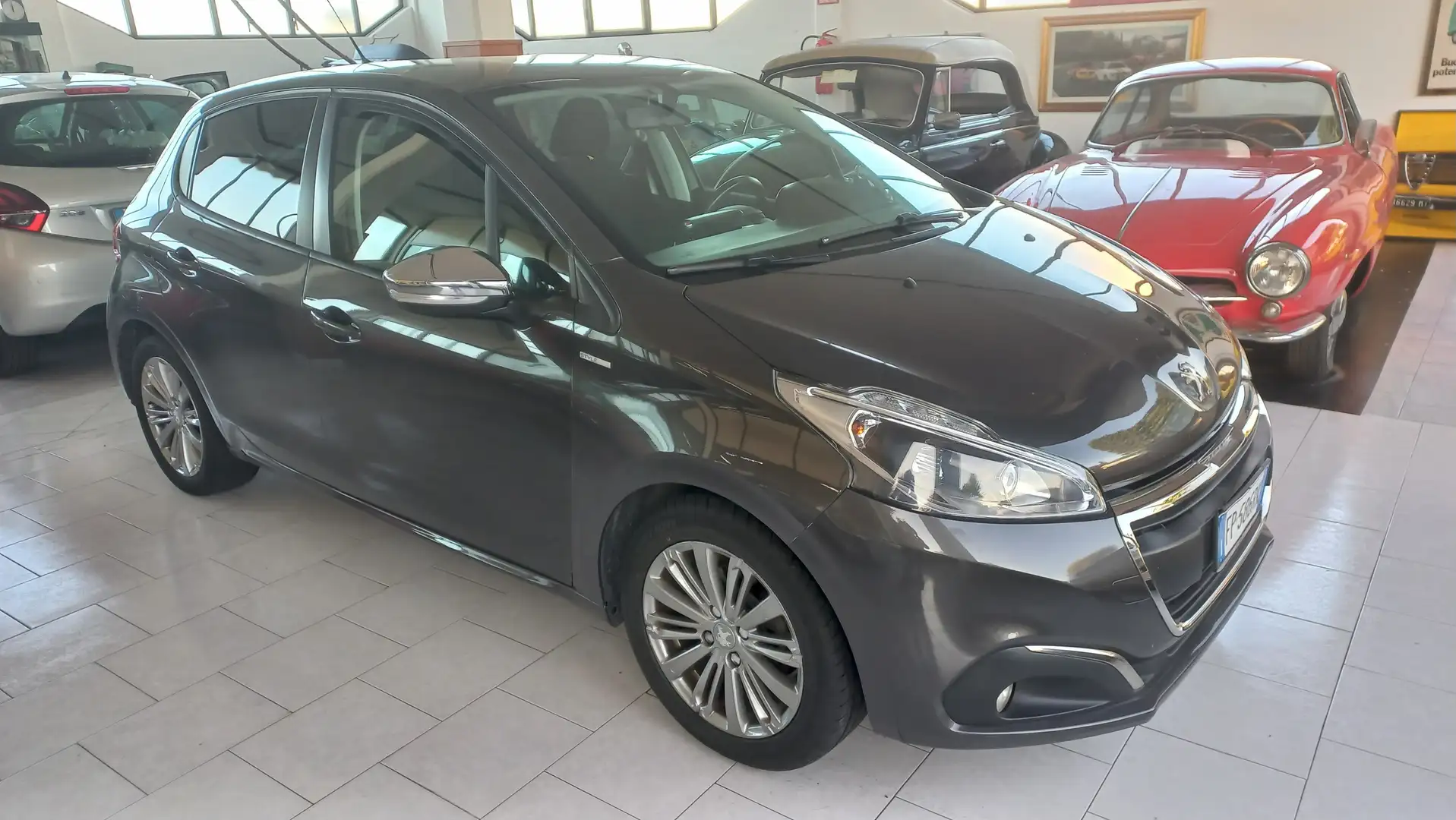 Peugeot 208 208 I 2018 5p 1.6 bluehdi Style 75cv Grigio - 2