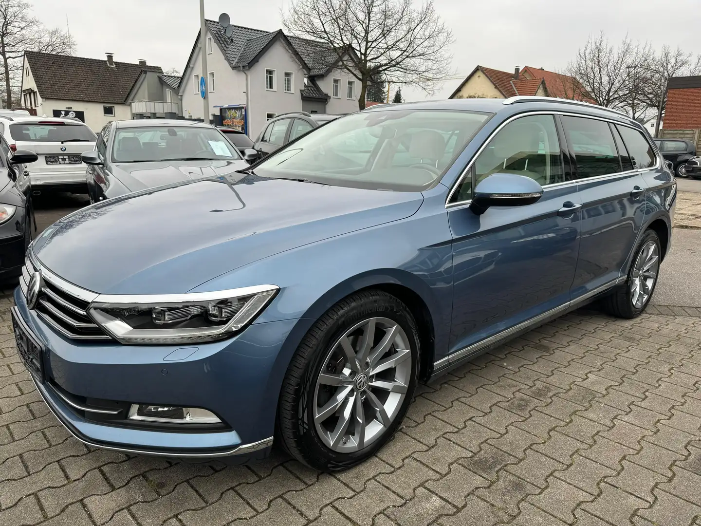 Volkswagen Passat Variant Highline R-Line~2 Hand~Navi~Leder~LED~Abstandtempo Blu/Azzurro - 1