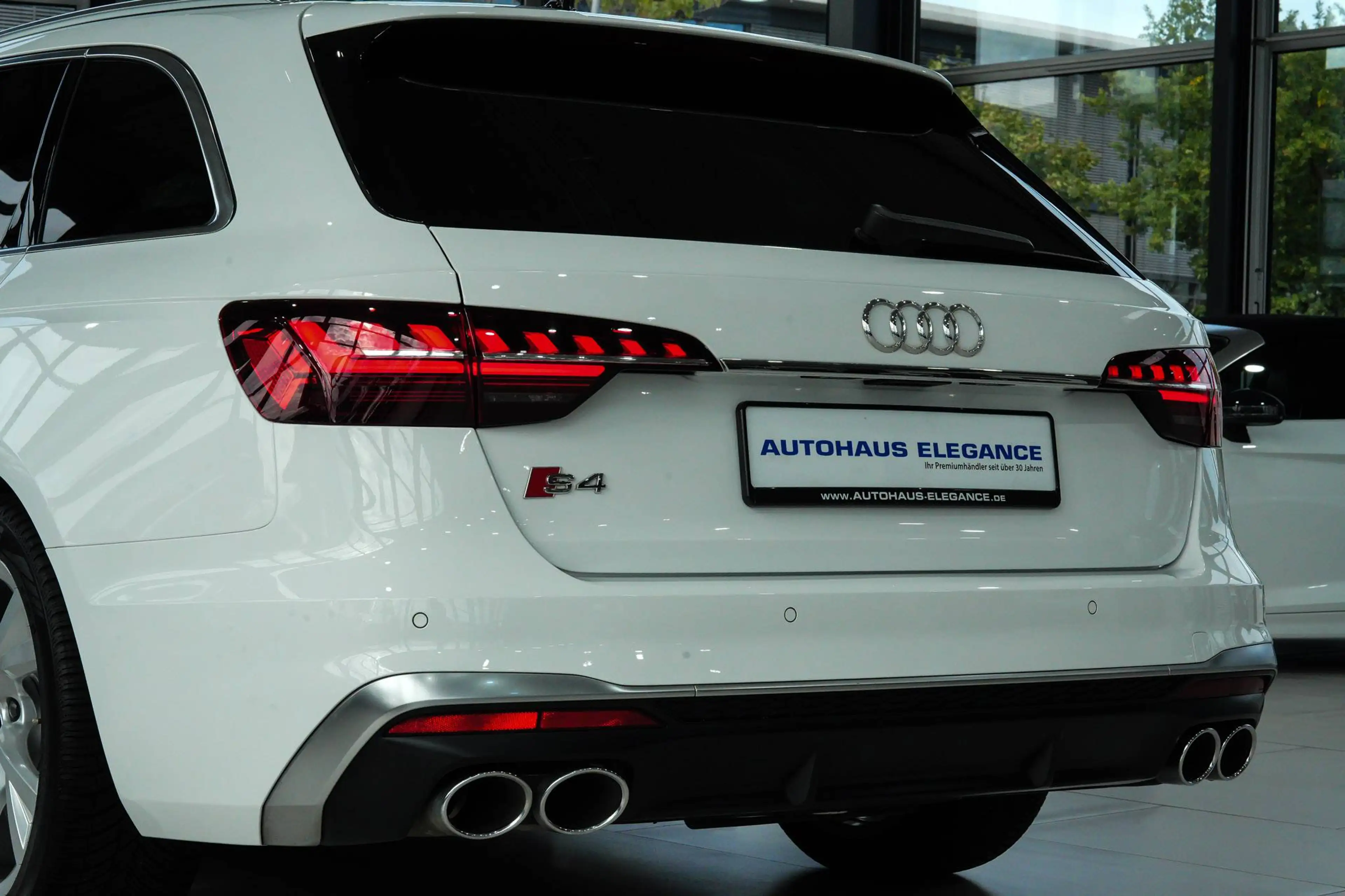 Audi S4 Avant quattro*SPORTSITZE*s-TRONIC*1-HAND*LED* — photo 10