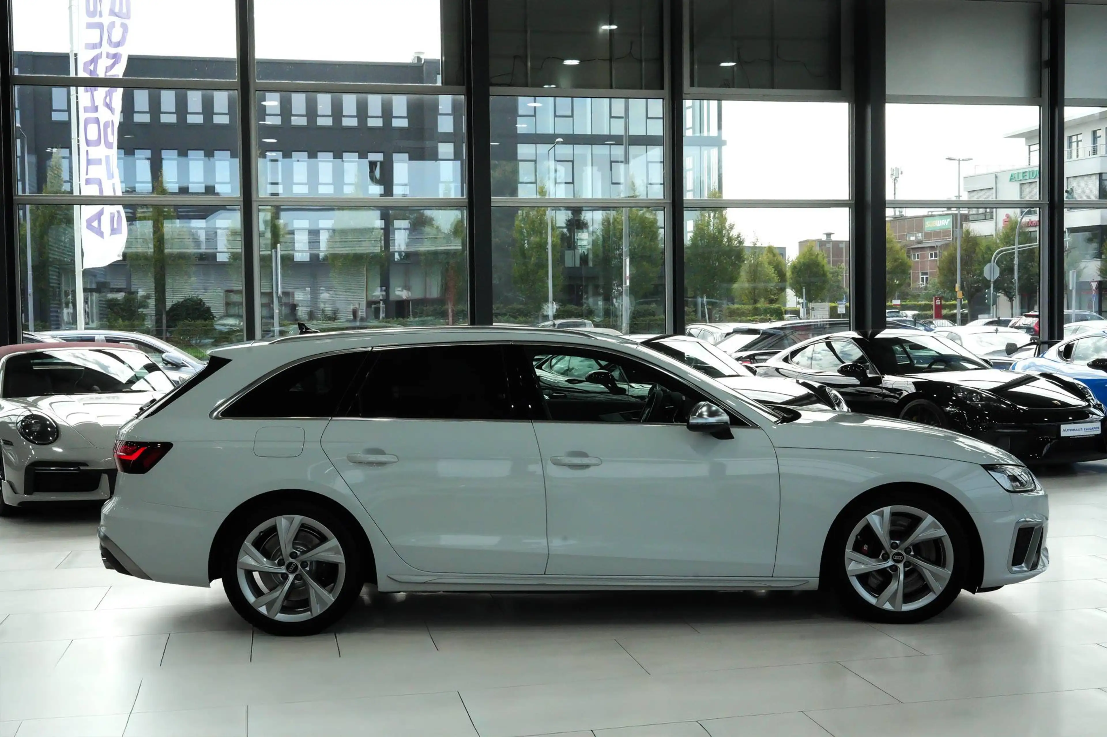 Audi S4 Avant quattro*SPORTSITZE*s-TRONIC*1-HAND*LED* — photo 4
