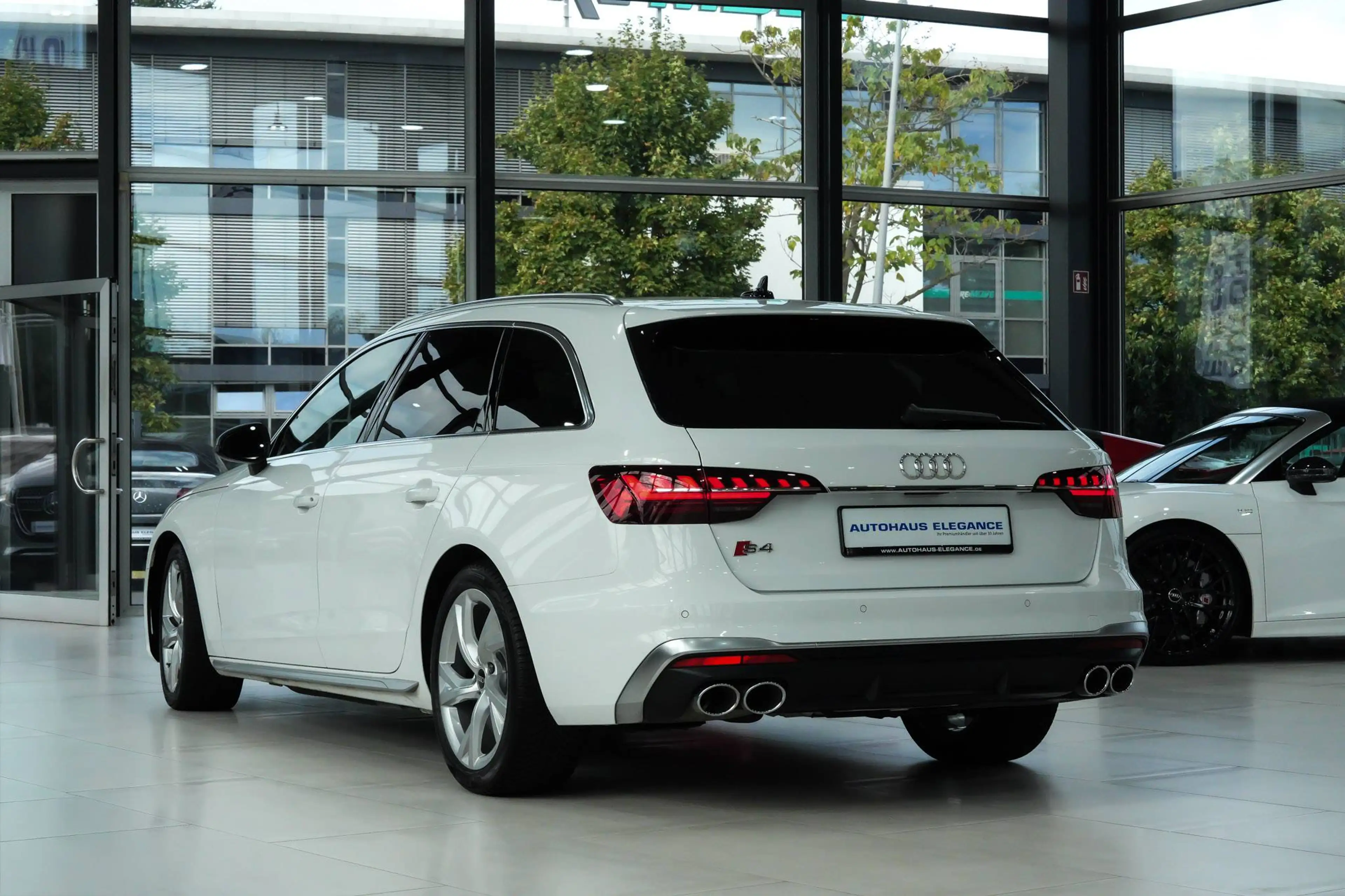 Audi S4 Avant quattro*SPORTSITZE*s-TRONIC*1-HAND*LED* — photo 3