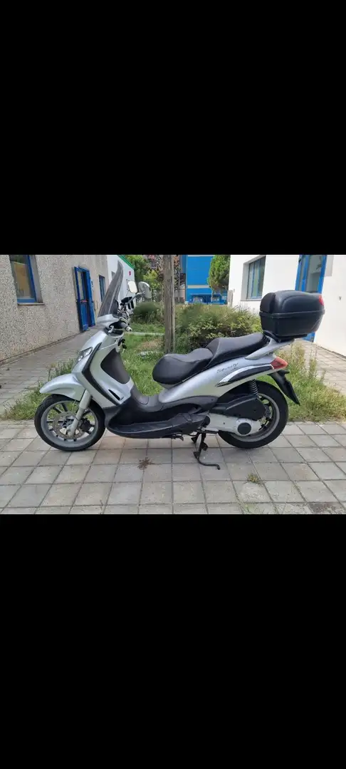 Piaggio Beverly 250 Grigio - 2