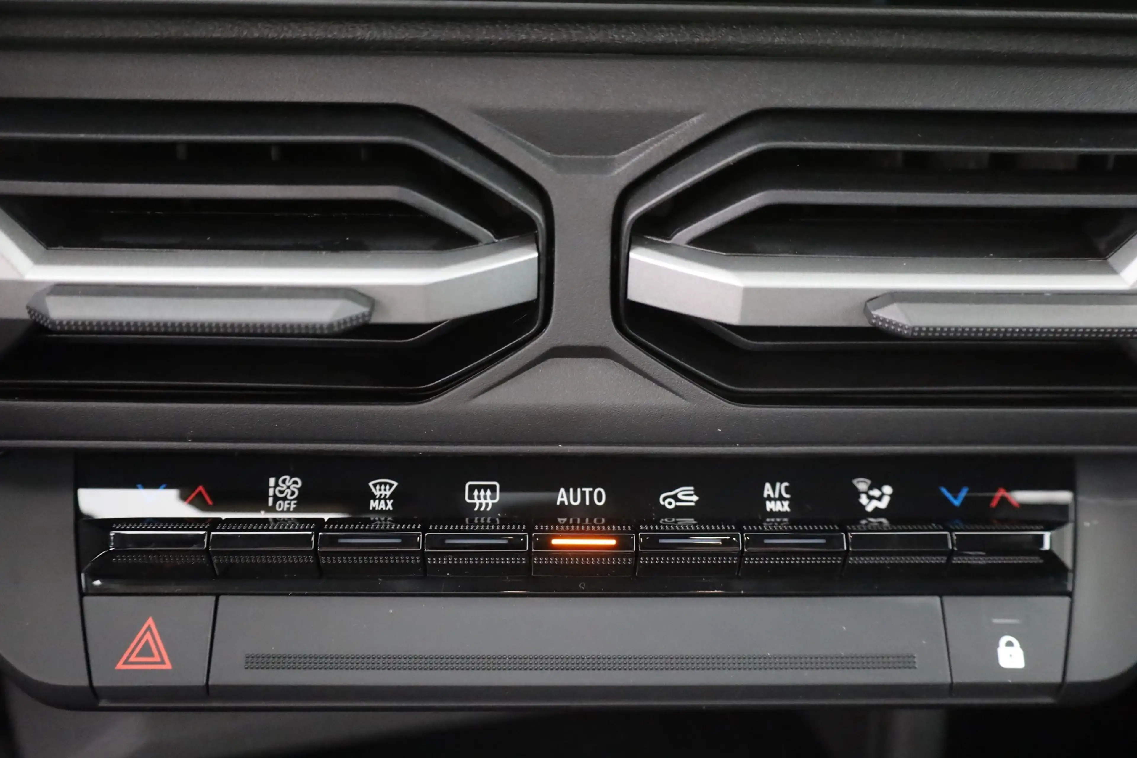 Dacia Bigster Expression 140 mHev LED 360° Tempomat — photo 12