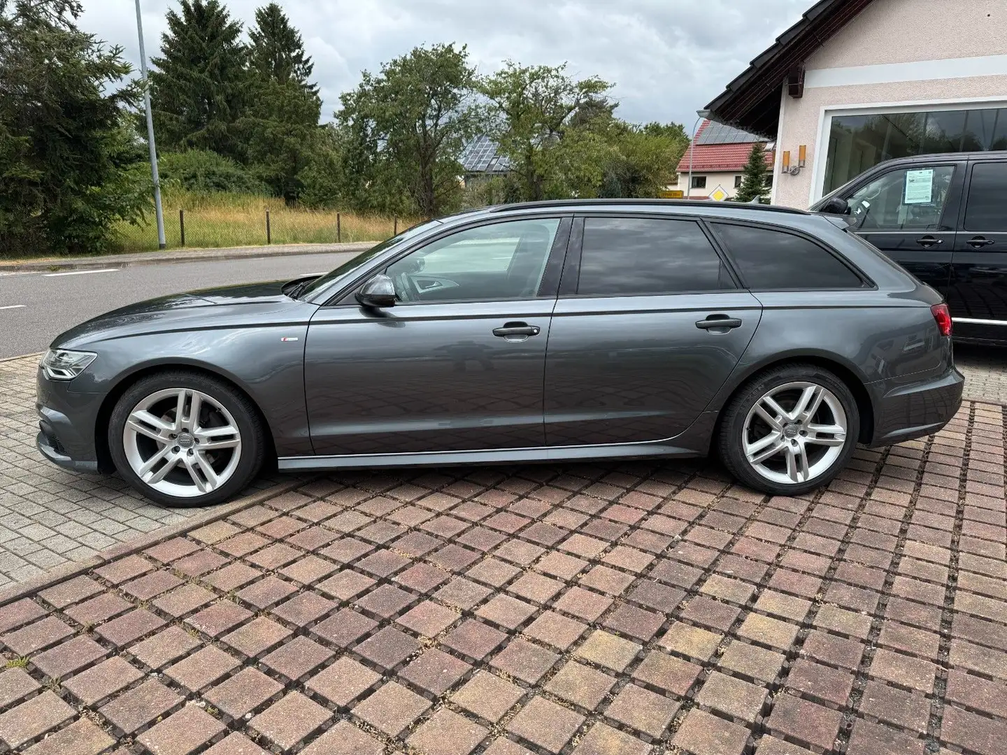Audi A6 Avant 2.0 TDI quattro S Line mit Standheizung Grau - 2
