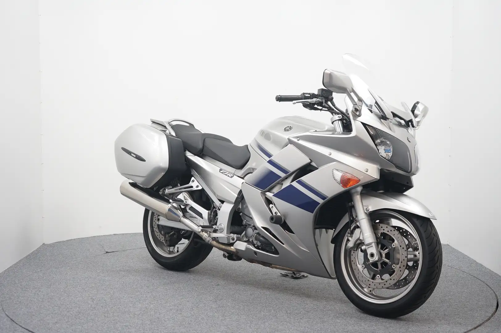 Yamaha FJR 1300 ABS Stříbrná - 2