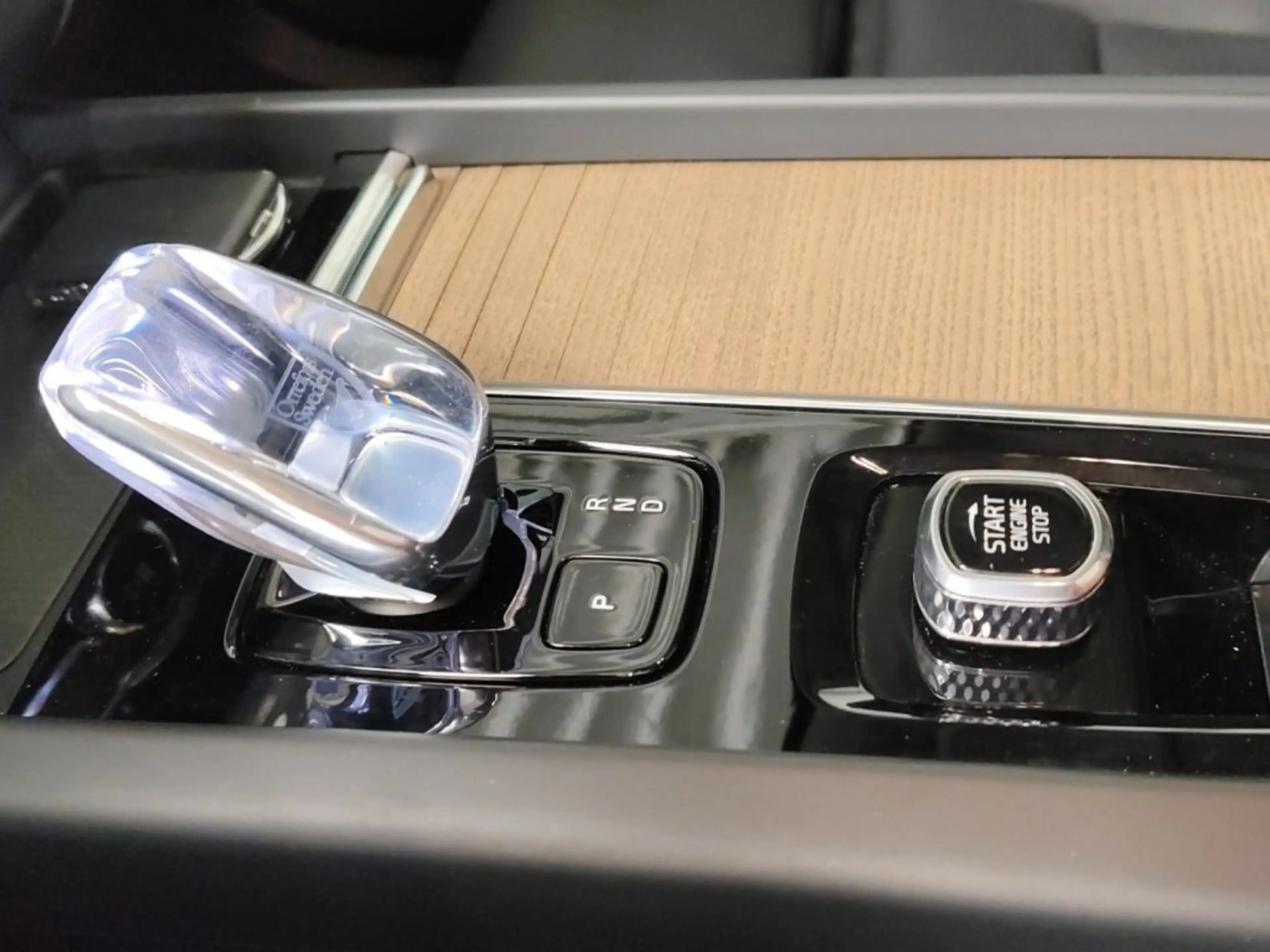 Volvo XC60 Ultra, T6 AWD Plug-in Hybrid, Elektrisch/Benzin, Dark — photo 13