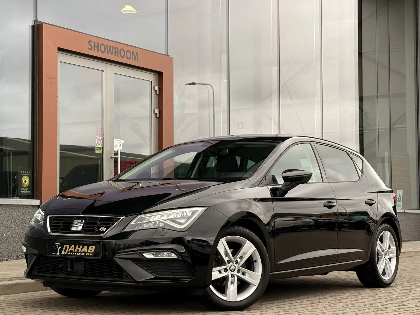 SEAT Leon 1.4 EcoTSI FR | Led | Stoelverwarming | Parkeersen Zwart - 1