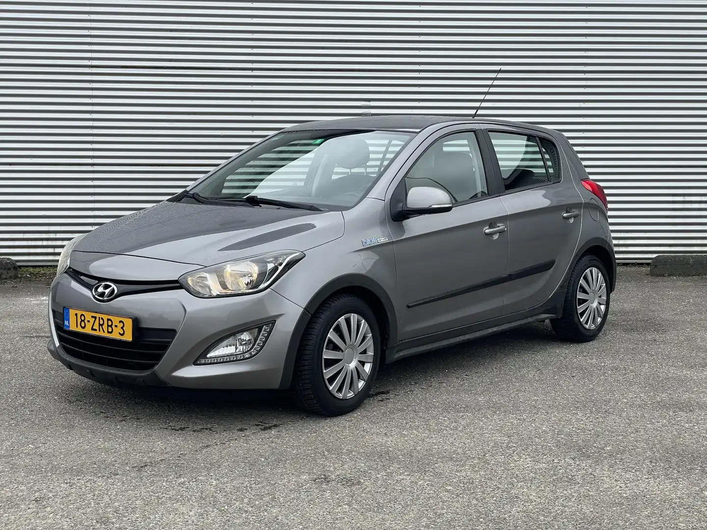 Hyundai i20 1.2i i-Motion Grijs - 1